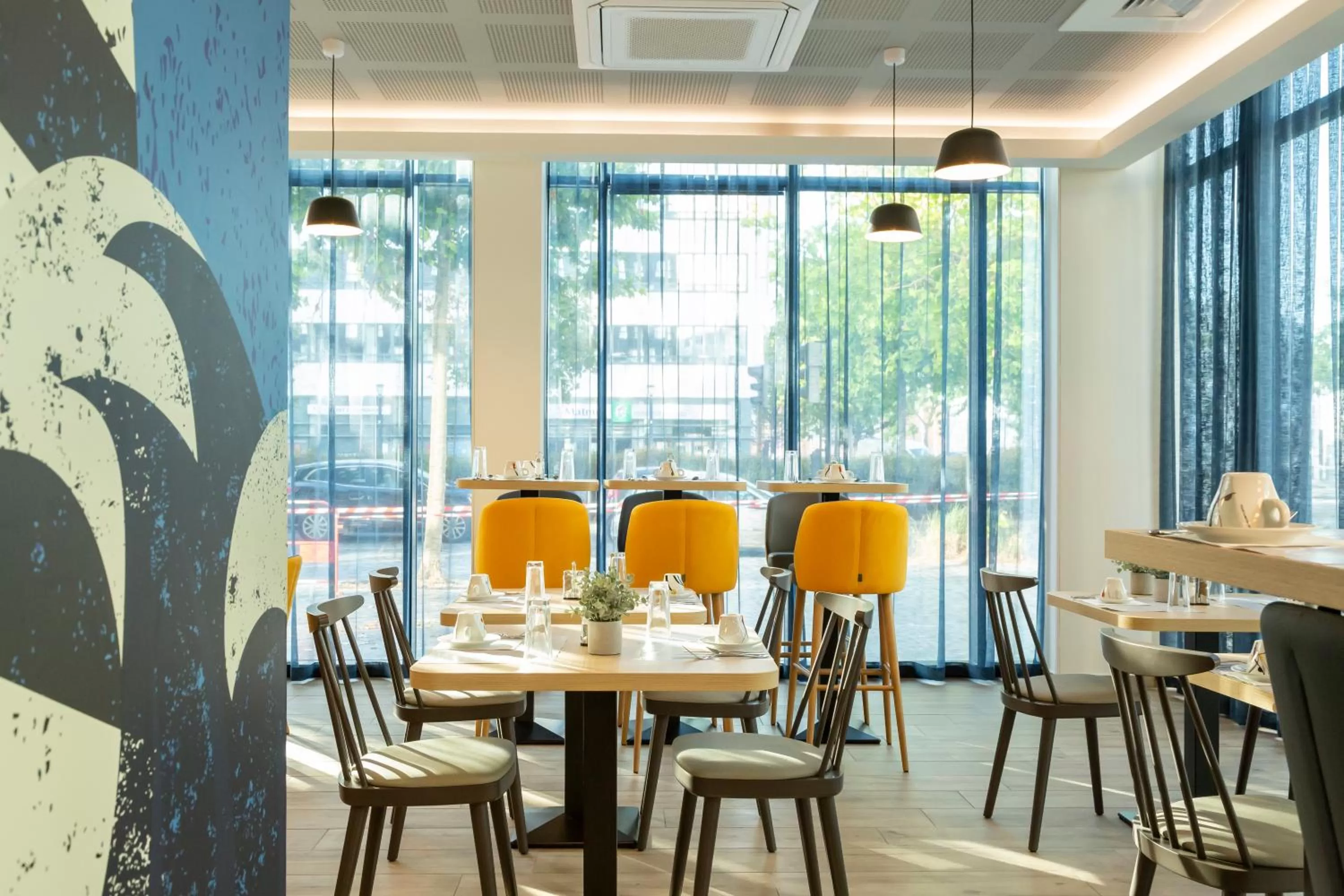 Buffet breakfast in Appart Hotel Odalys City Le Havre Centre