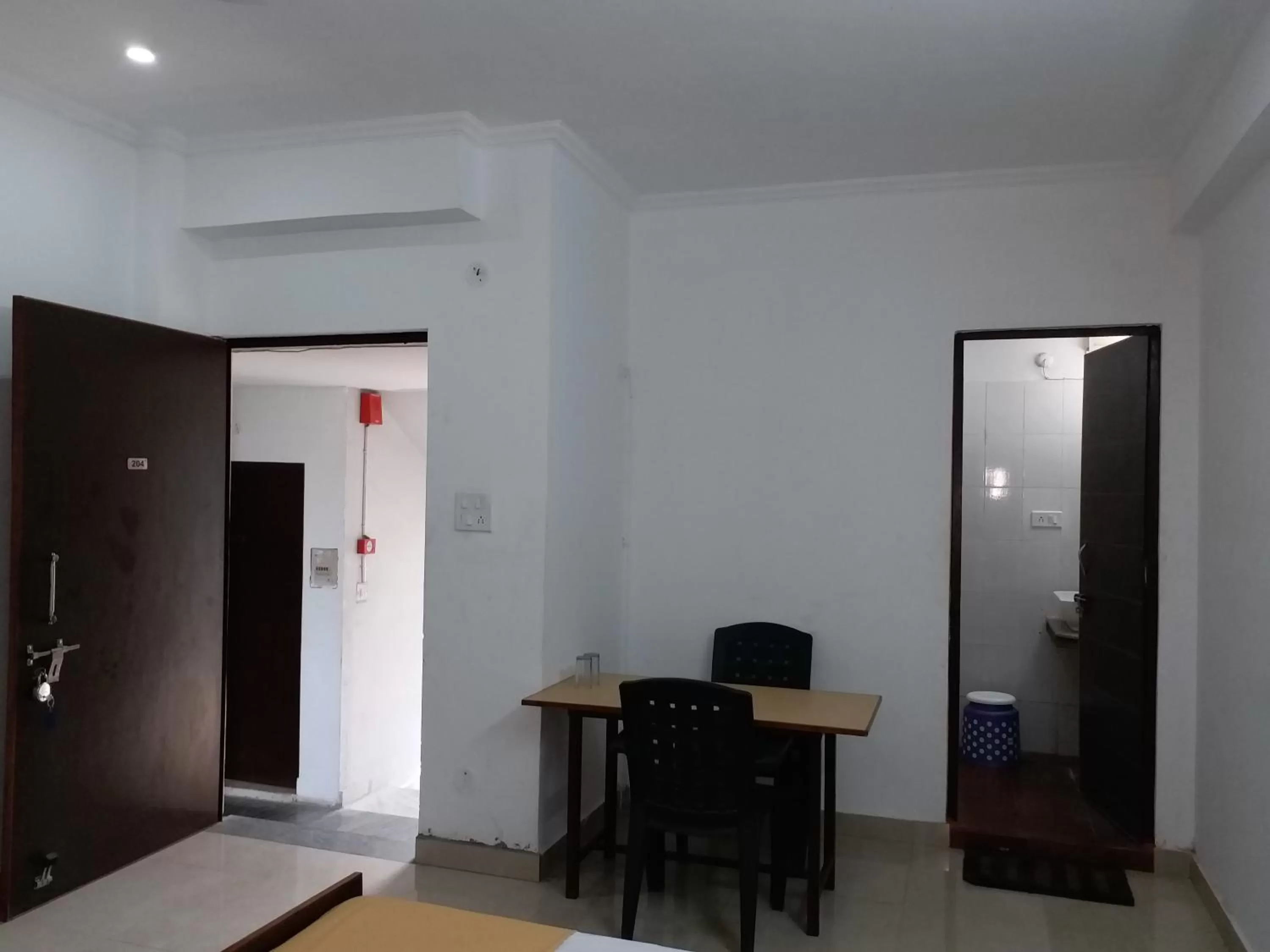 Dining Area in Krishna Hansraj Hotel