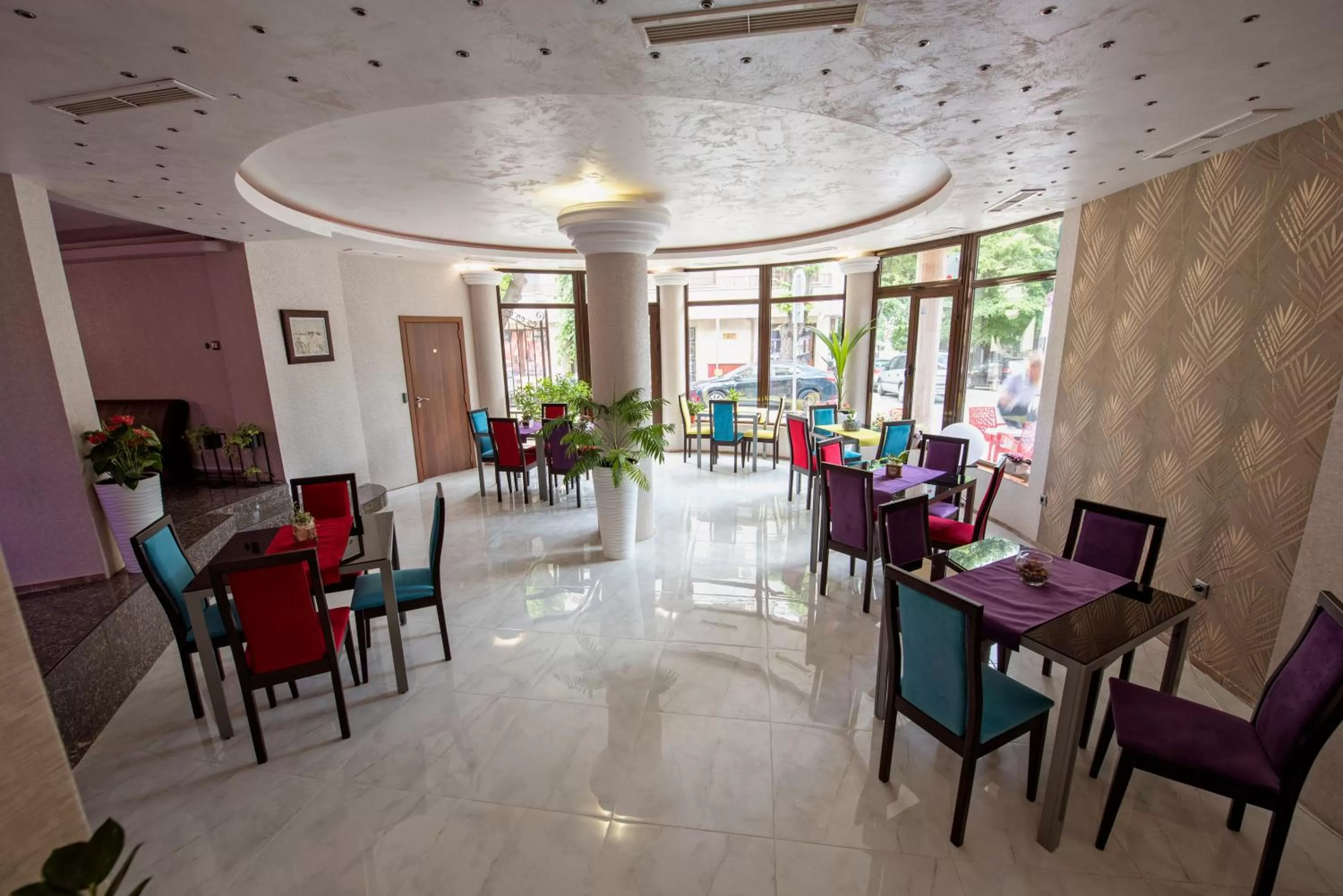 Communal lounge/ TV room in Hotel Perfect