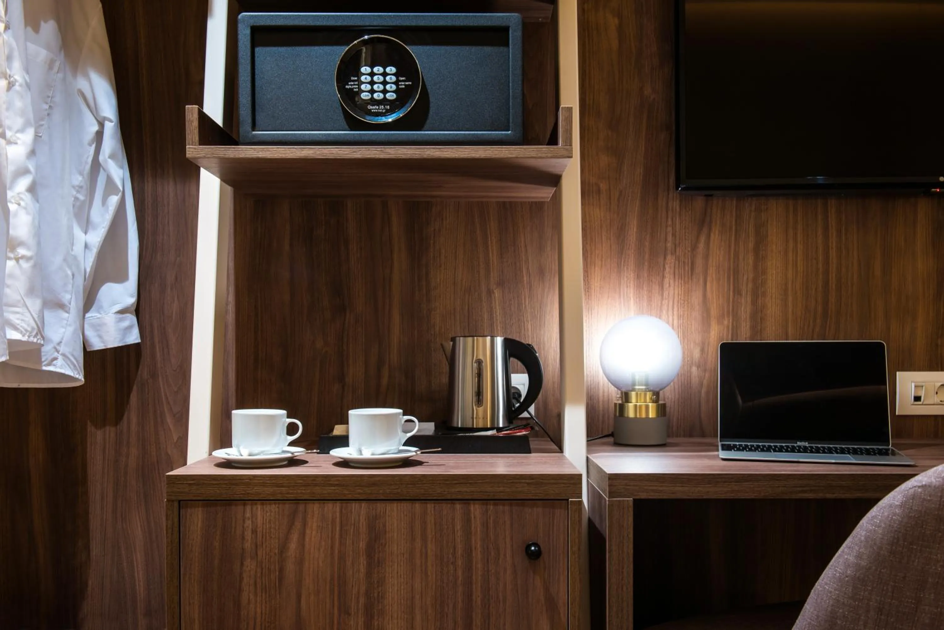 Coffee/tea facilities in Metropole Urban Hotel