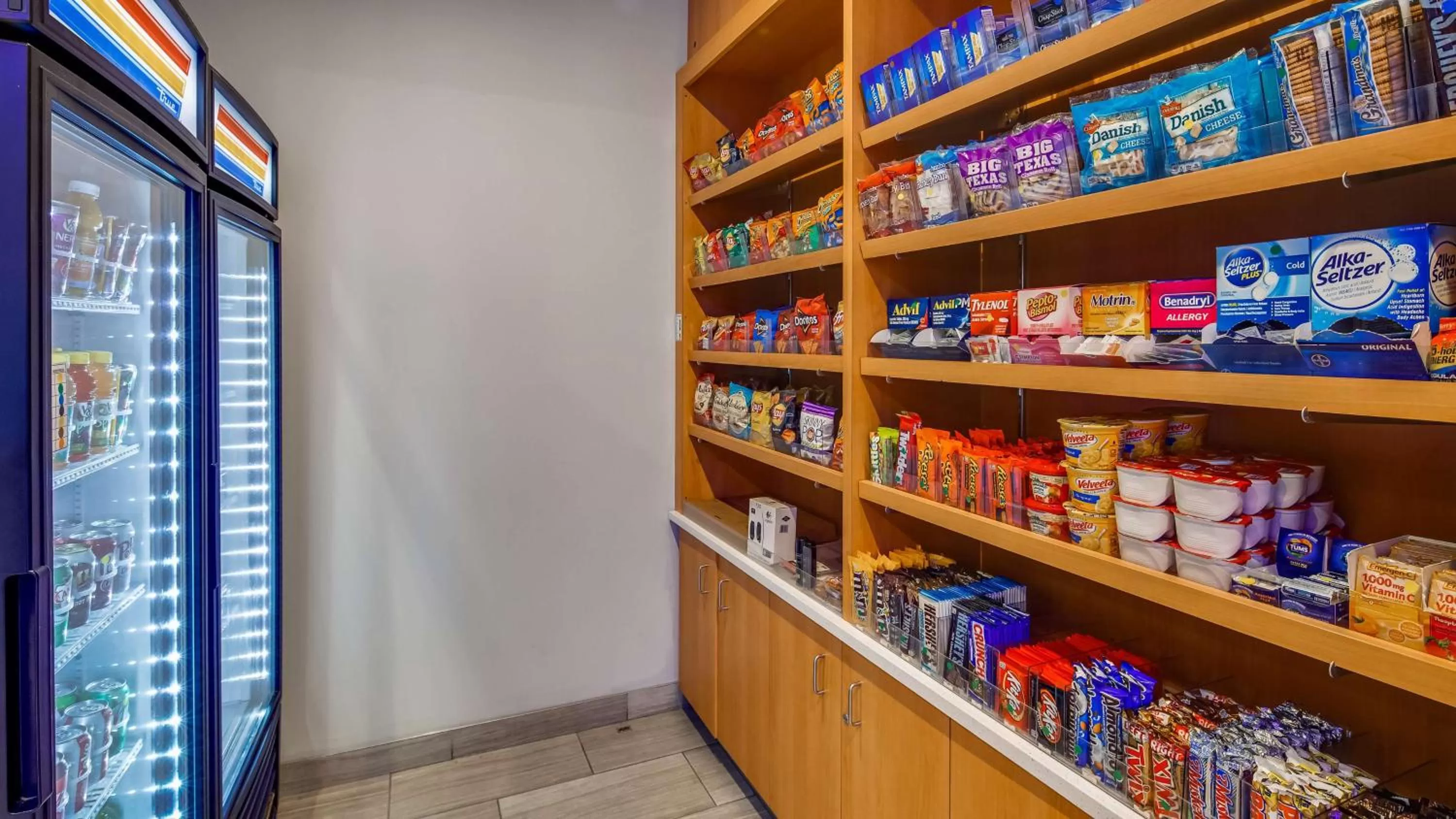 Food and drinks in Best Western Plus Hyde Park Chicago Hotel