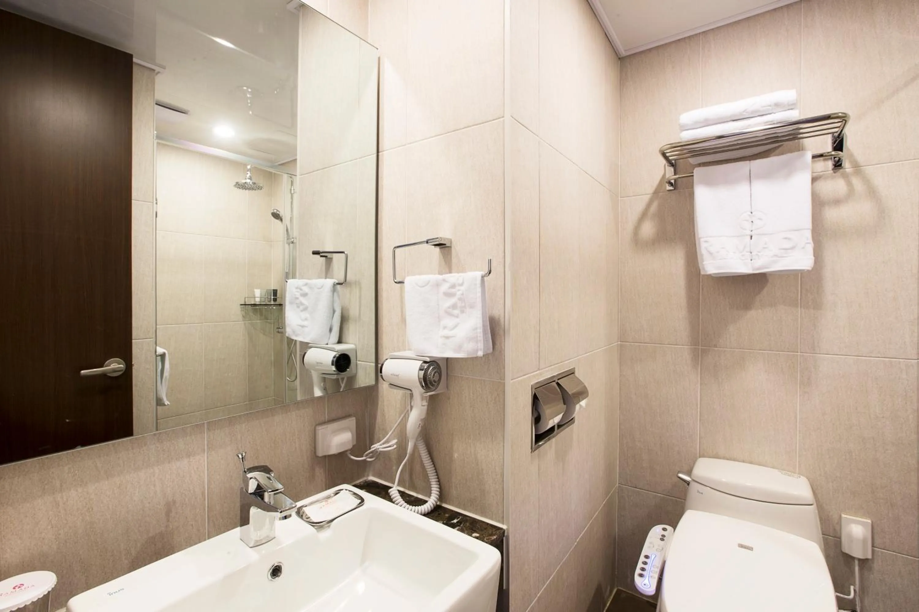 Ramada by Wyndham Jeju City Hall