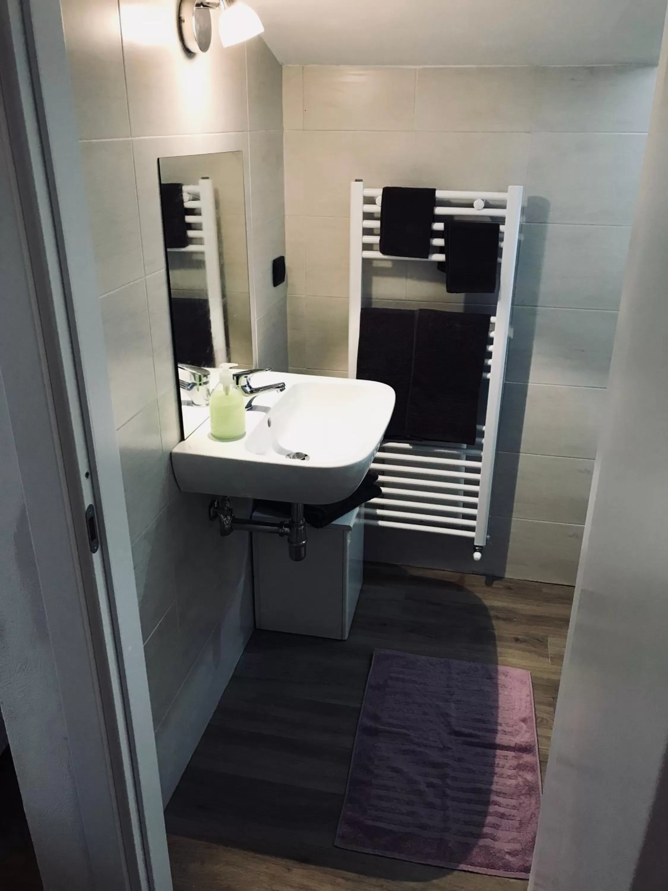 Toilet in Sally's B&B