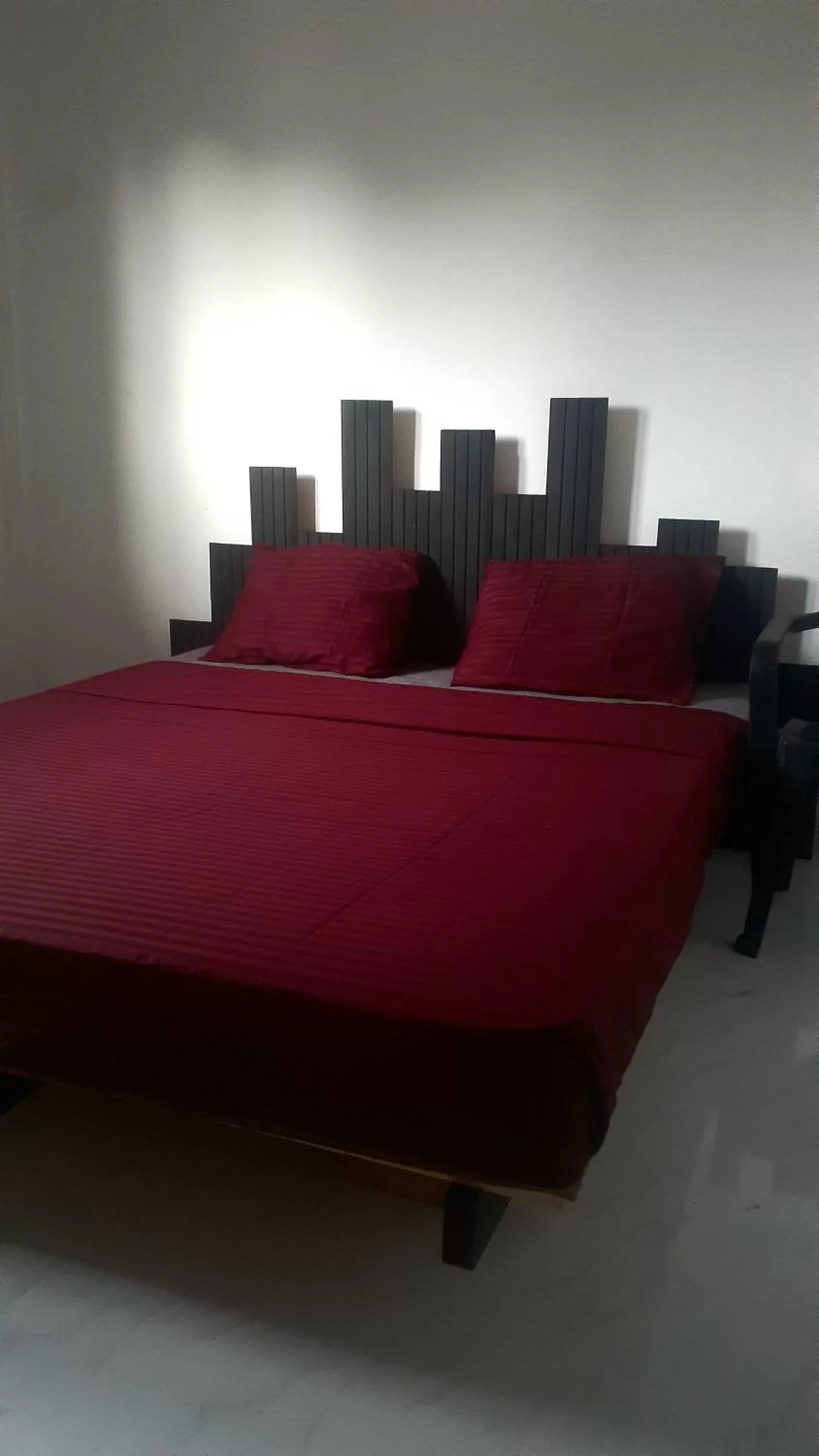 Bed in Airport Layover B&B