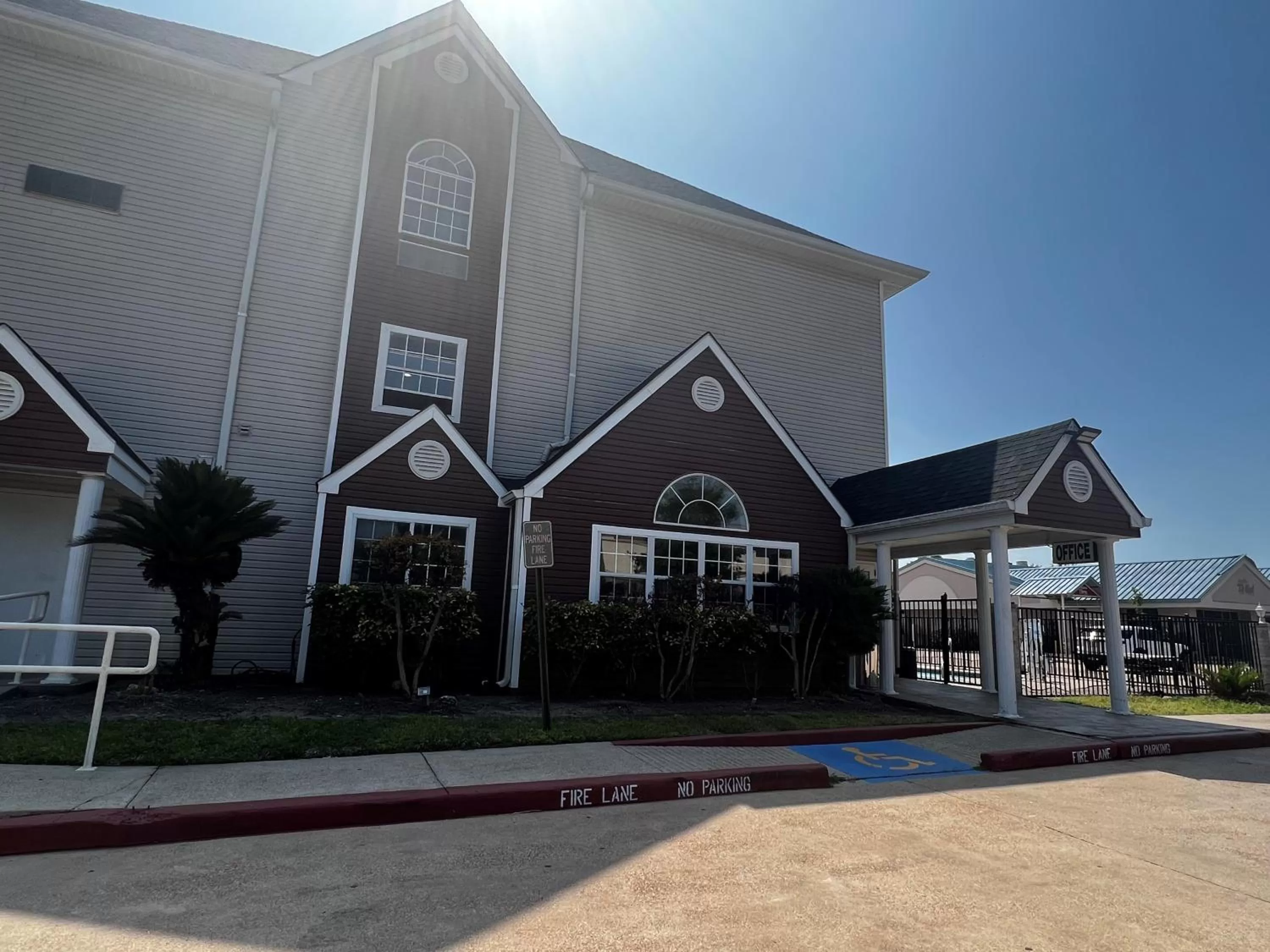 Property building in Microtel Inn & Suites by Wyndham Houston/Webster/Nasa/Clearlake