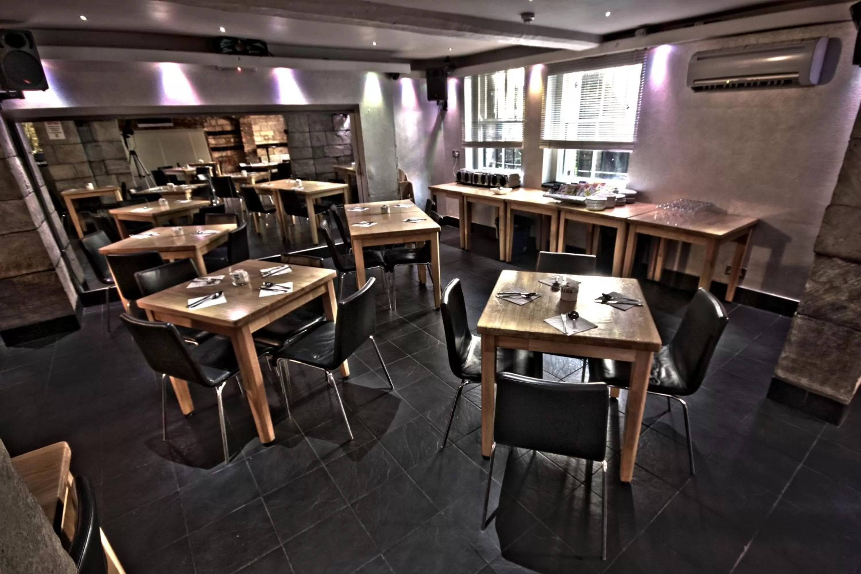 Restaurant/places to eat in The George Hotel