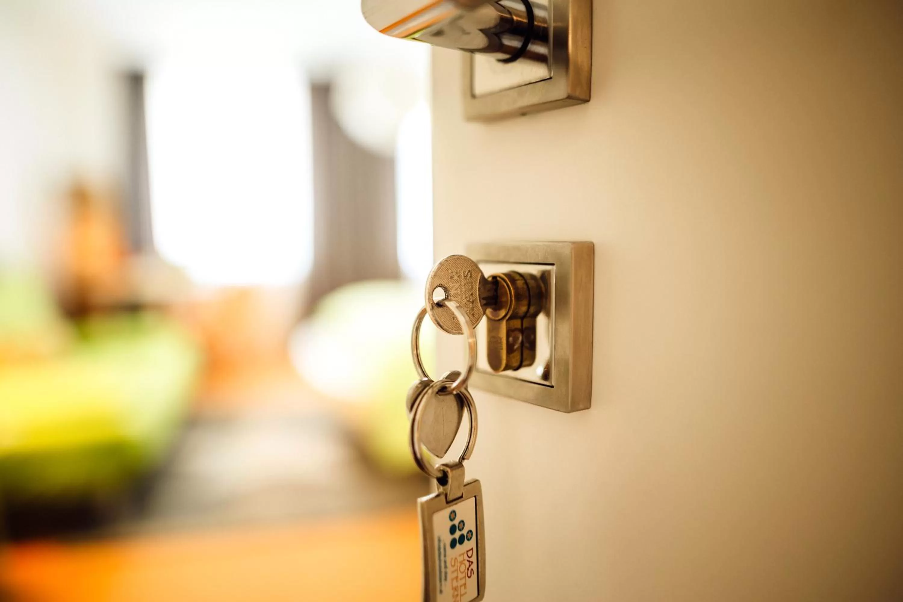 Staff, TV/Entertainment Center in Das Hotel Stern 24h self-check-in