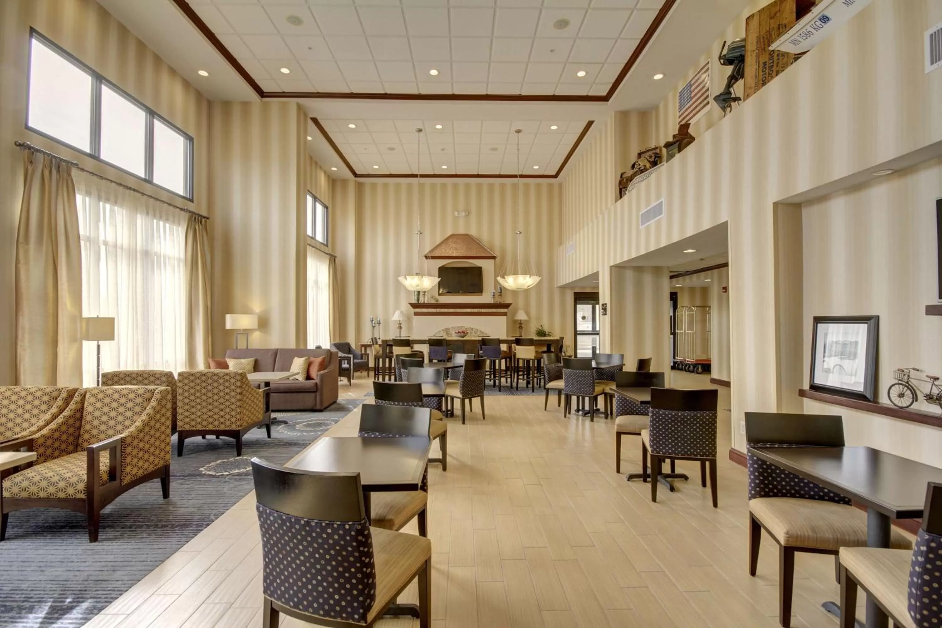 Lobby or reception in Hampton Inn and Suites Alexandria