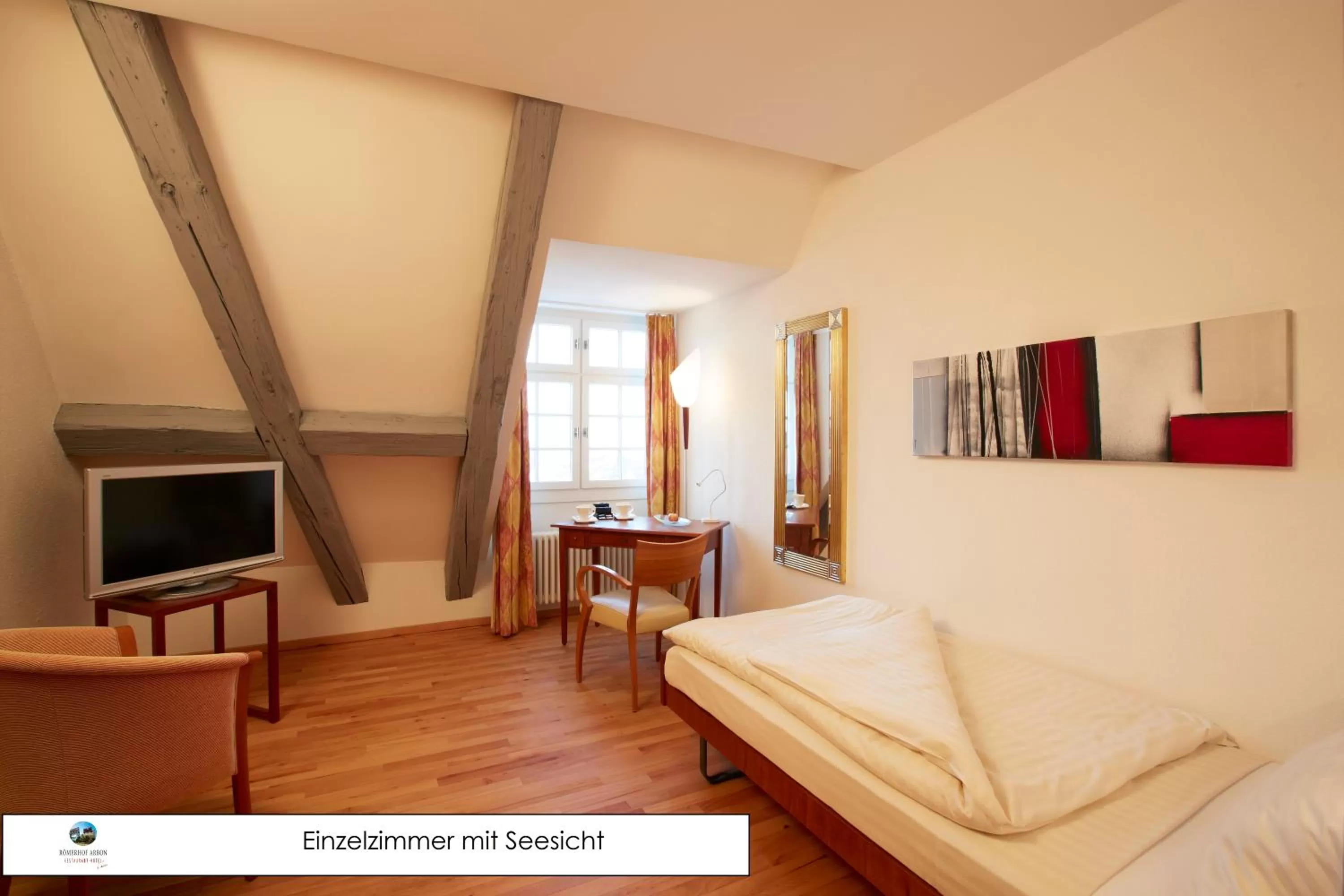 Photo of the whole room, Bed in Hotel de Charme Römerhof