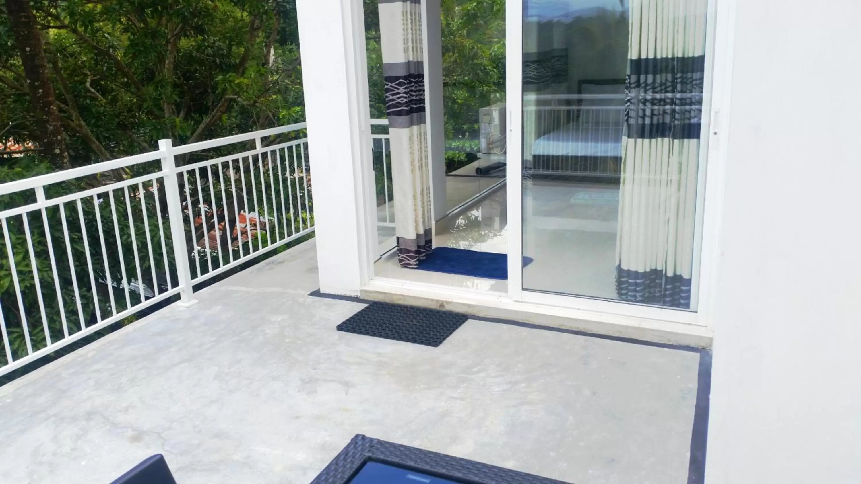 Day in Mahaweli View Inn