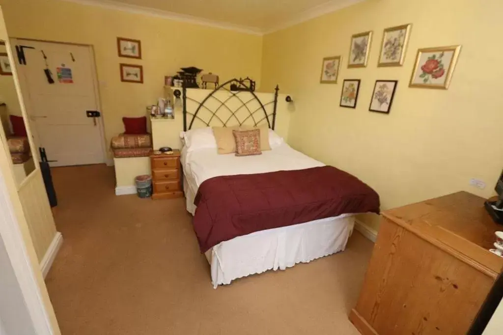 Double Room in Ternhill Farm House - 5 Star Guest Accommodation with optional award winning breakfast Double Room in Ternhill Farm House - 5 Star Guest Accommodation with optional award winning breakfast