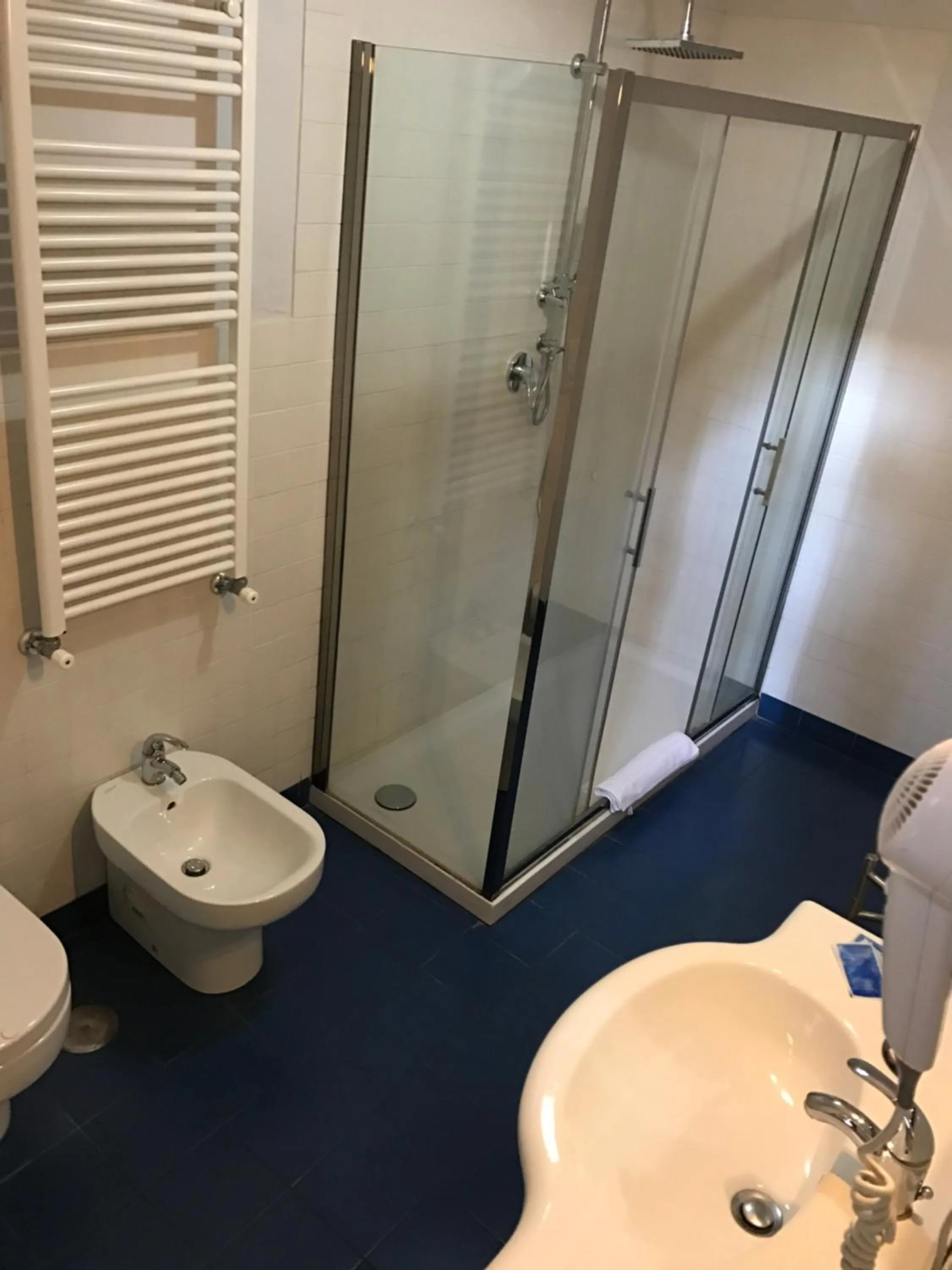 Bathroom in The Place In Rome Guest House