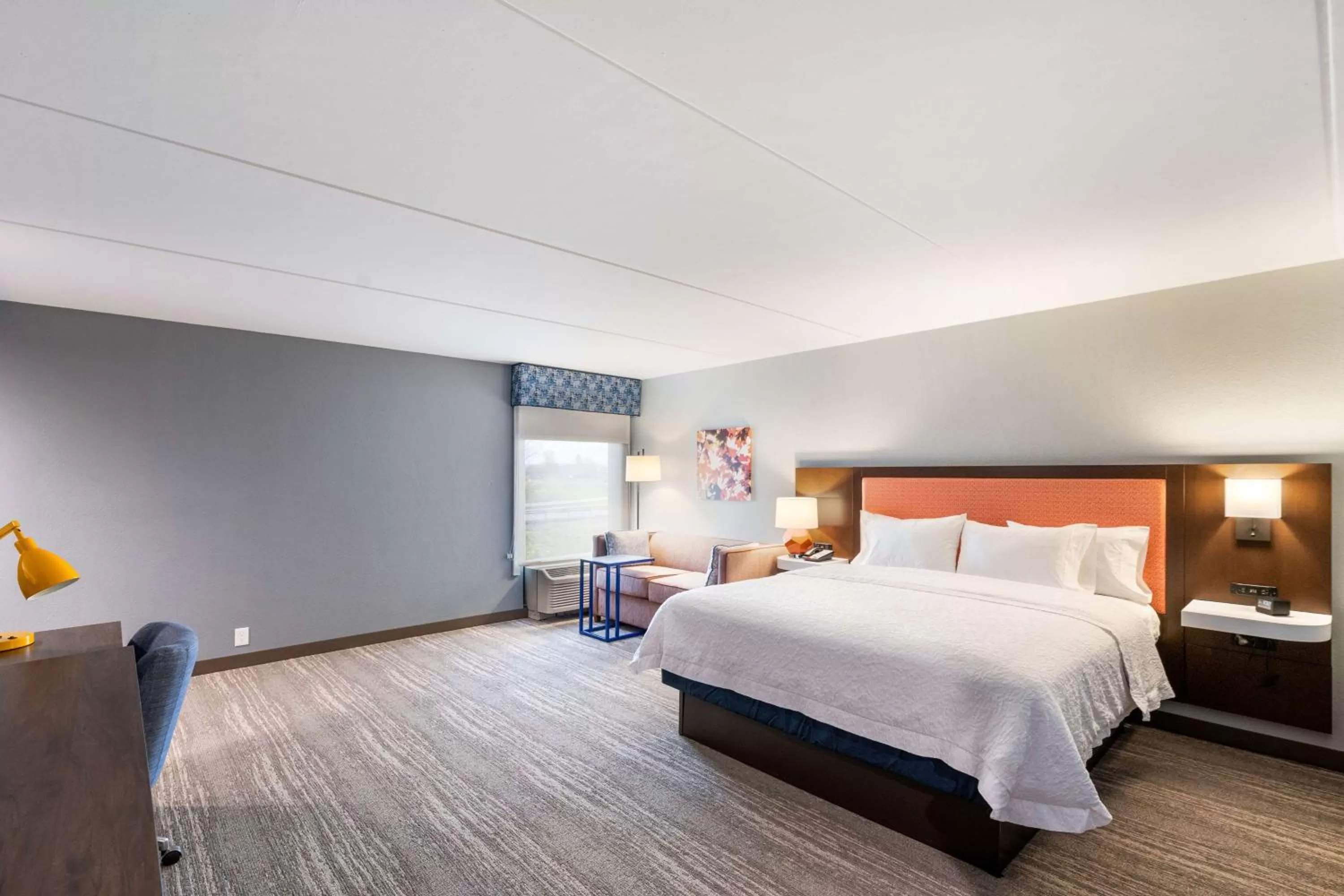 Bed in Hampton Inn Winchester