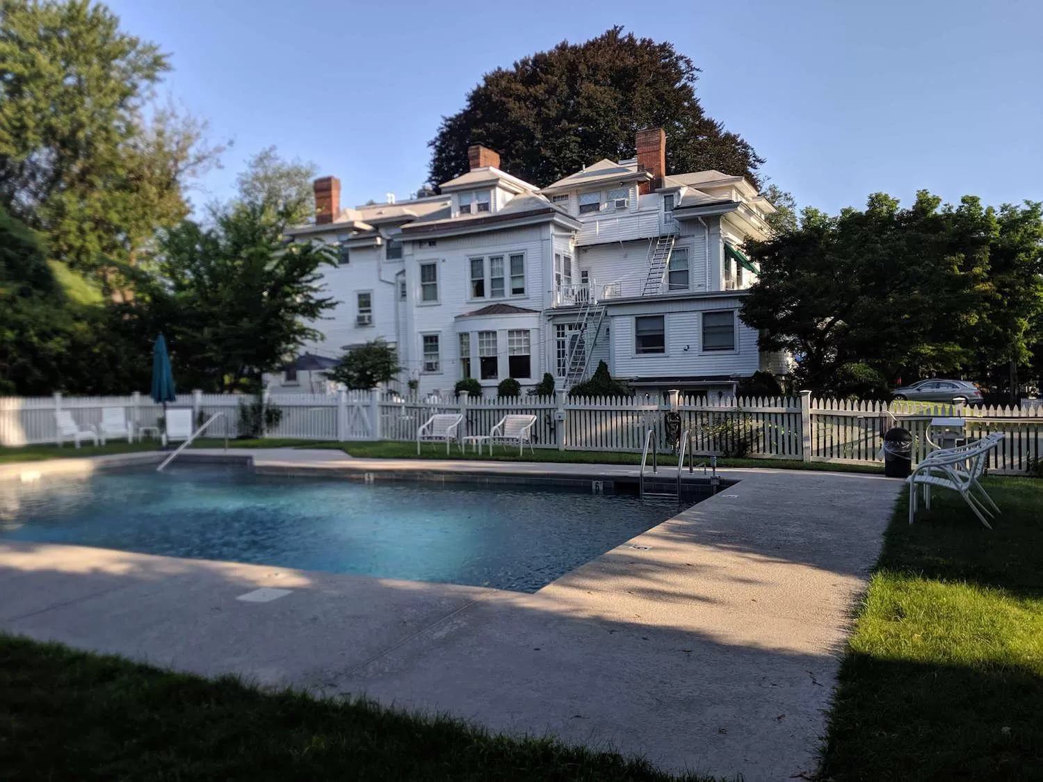 Pool view in Stanton House Inn
