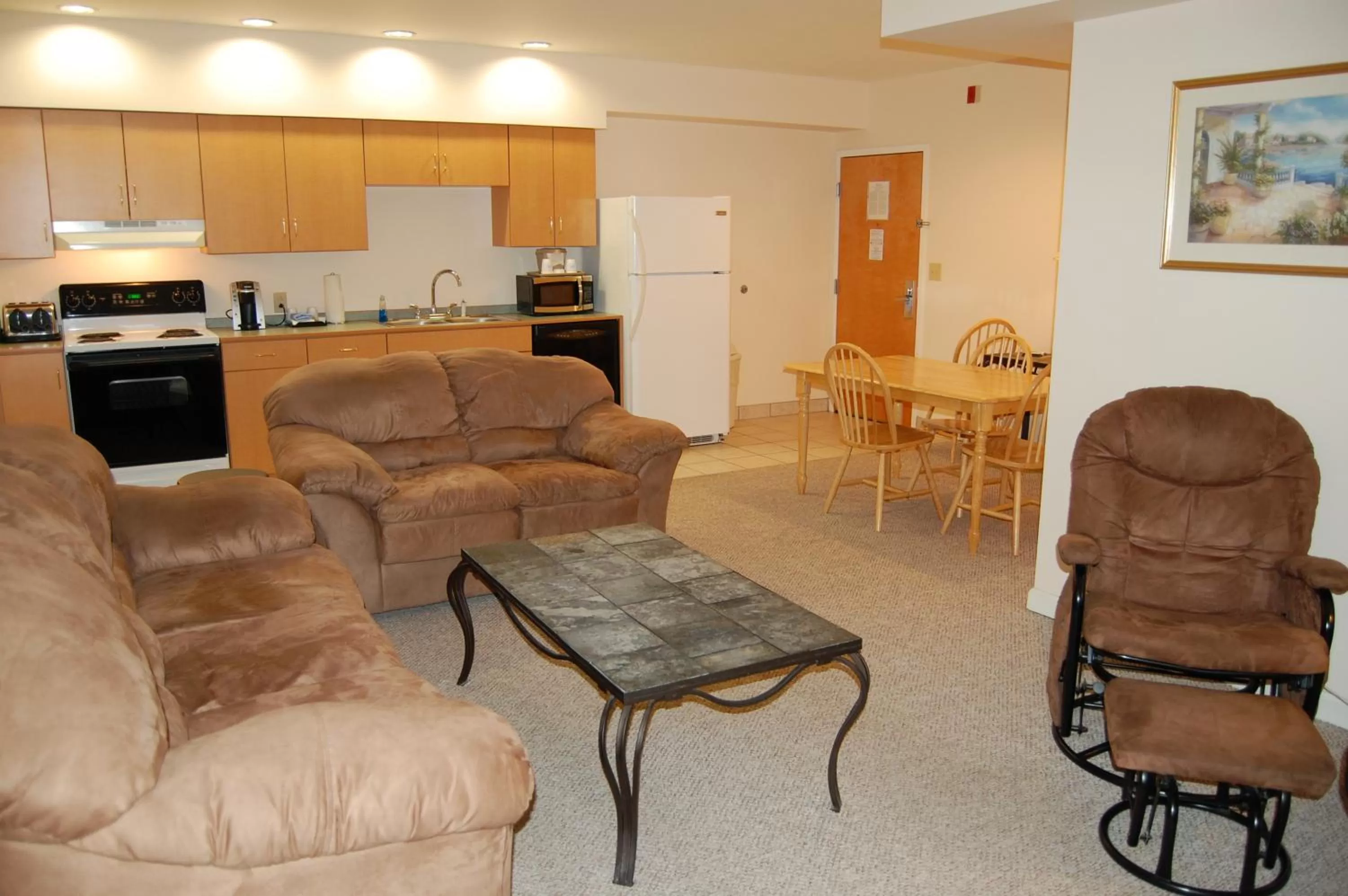 Kitchen or kitchenette in Microtel Inn & Suites by Wyndham Plattsburgh