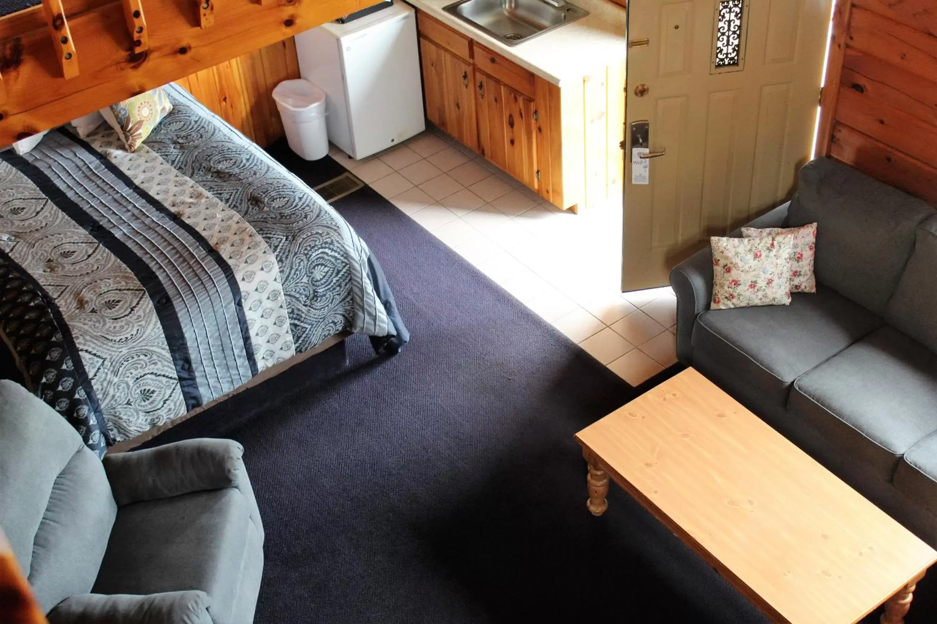 Townhouse Efficiency - single occupancy in Stone Fence Resort Townhouse Efficiency - single occupancy in Stone Fence Resort