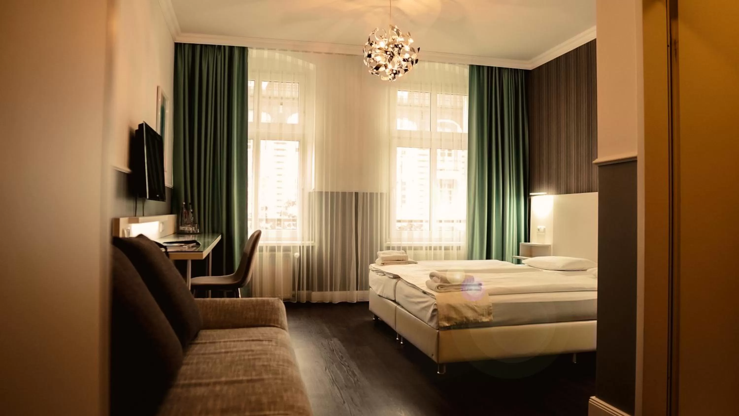 Photo of the whole room, Bed in Hotel Prens Berlin