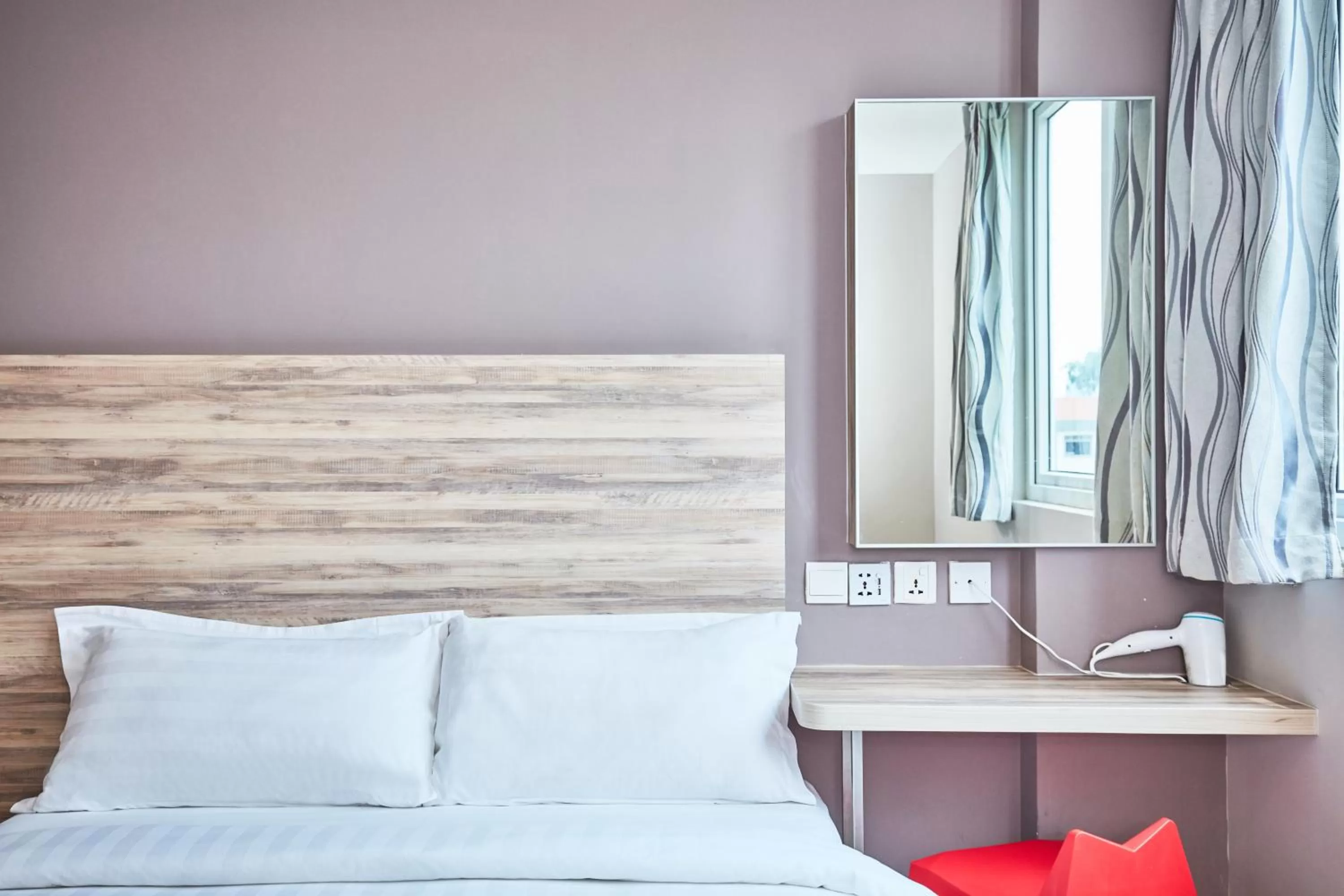 Bed in ibis budget Singapore Crystal