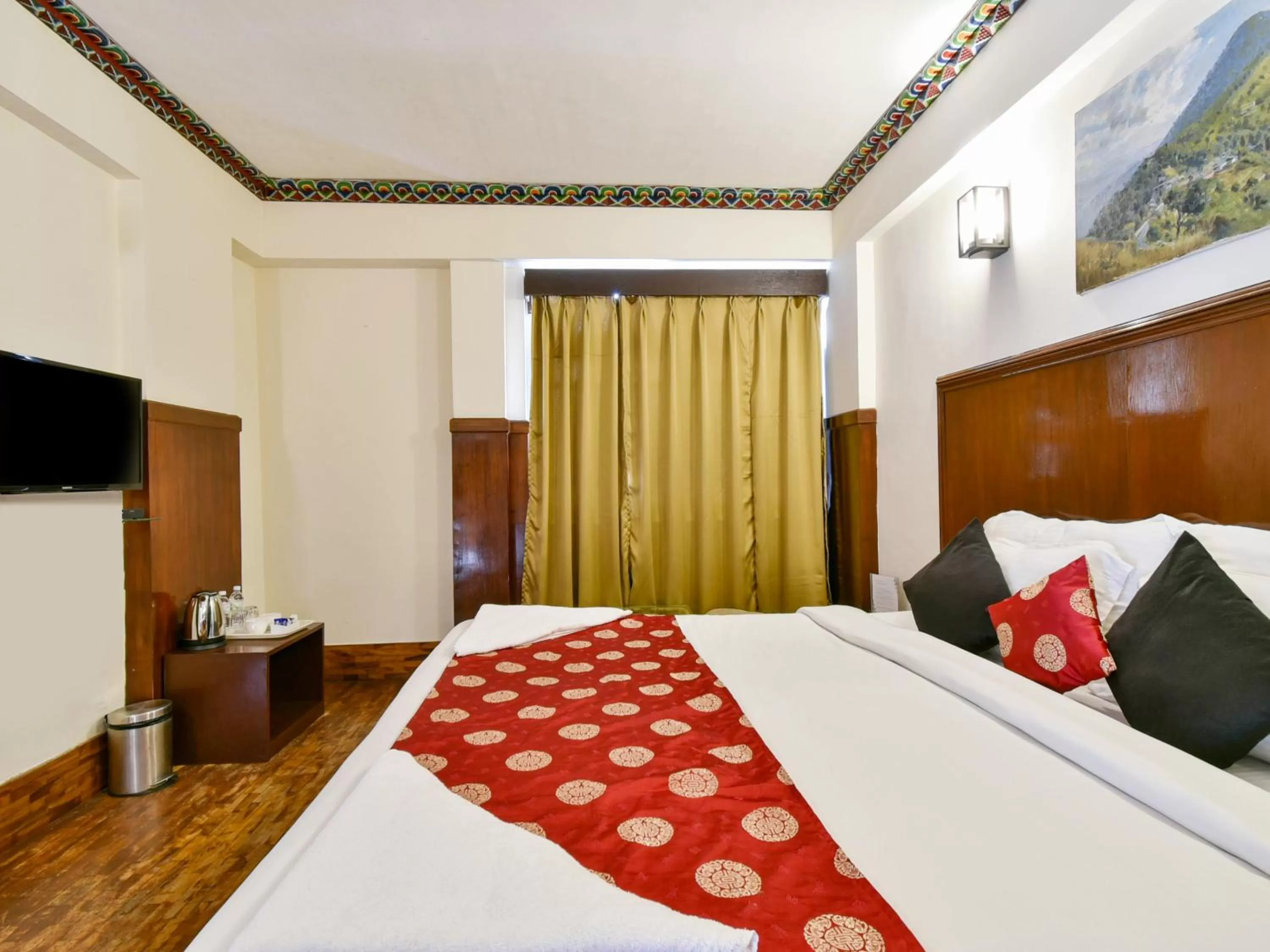 Bed in Muscatel Delamare - 200 Mts from MG Marg
