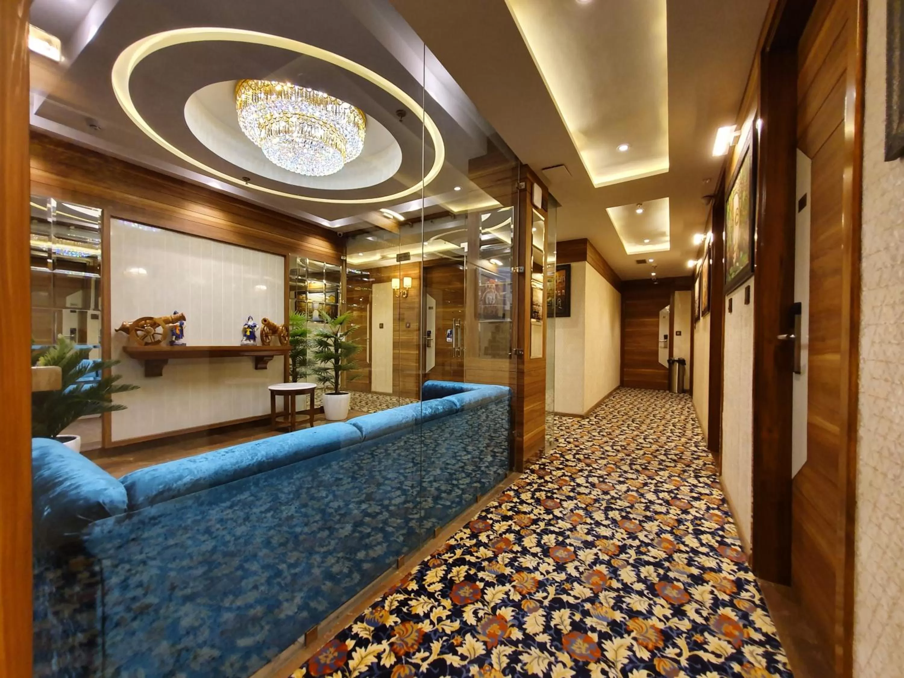 Hotel Makhan Residency