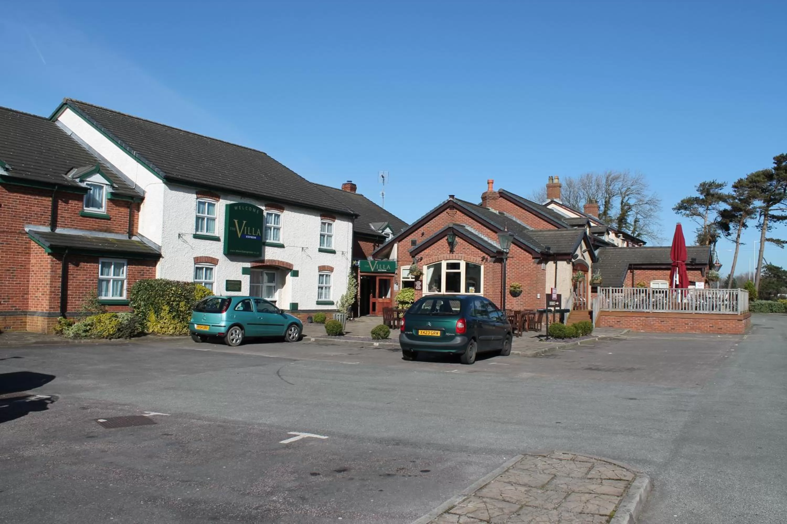 Facade/entrance in The Villa Express