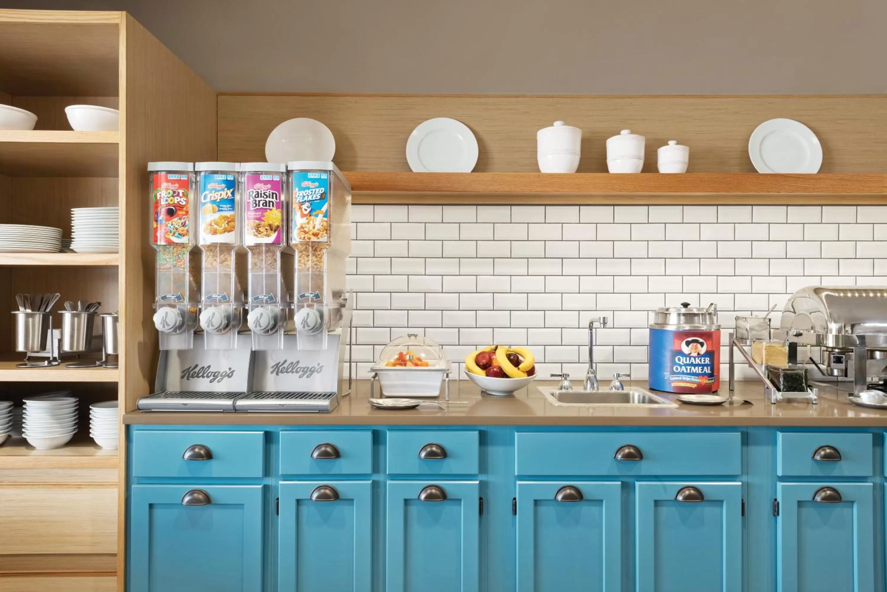 Food and drinks in Country Inn & Suites by Radisson, Marinette, WI