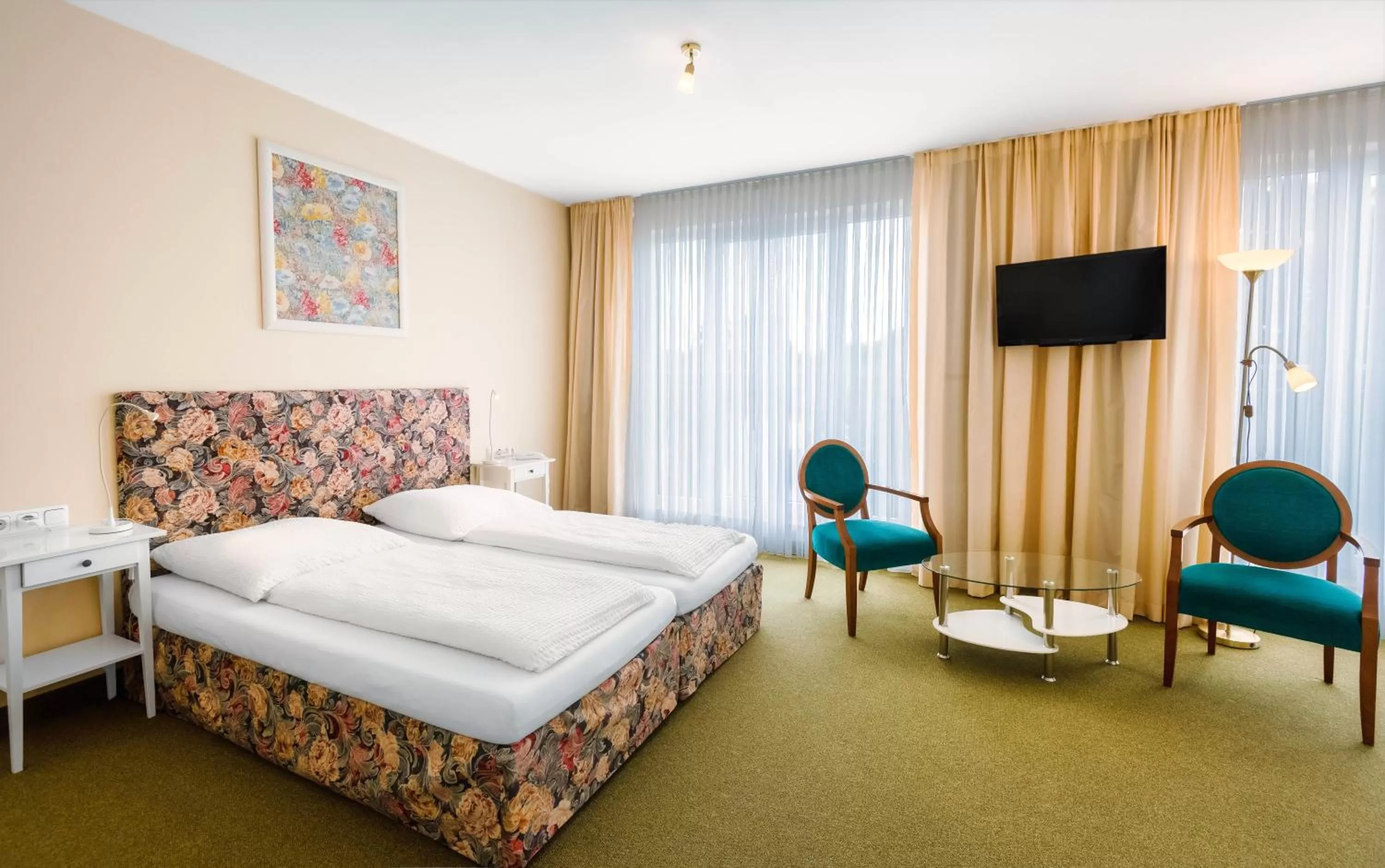 Bedroom, Bed in ALPHA HOTEL Hermann von Salza