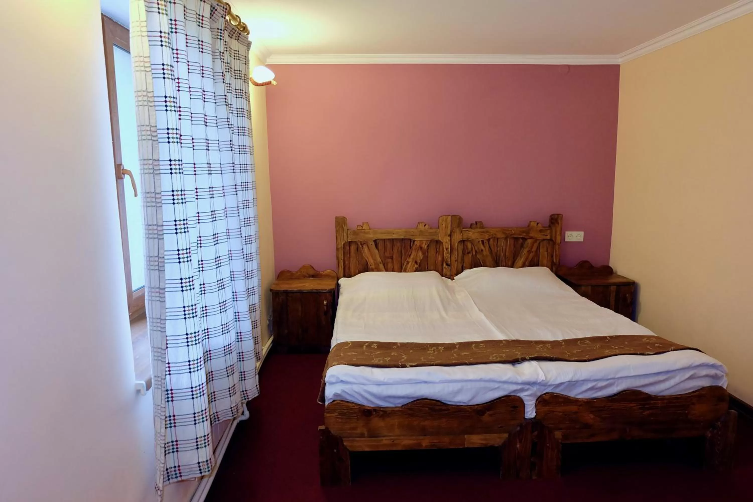 Bed in Dil Hill by Sam