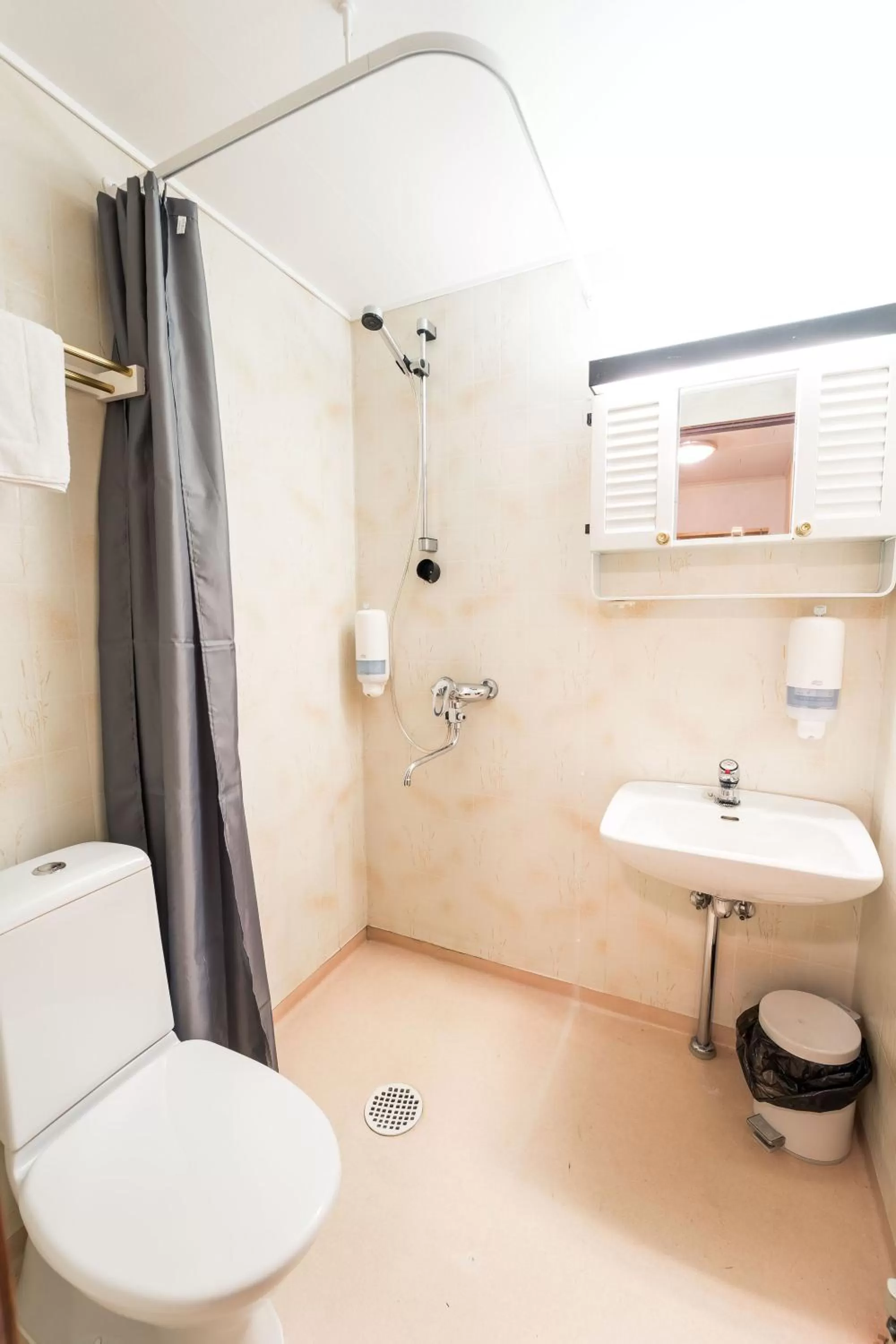 Bathroom in Budget Hotel Raahe