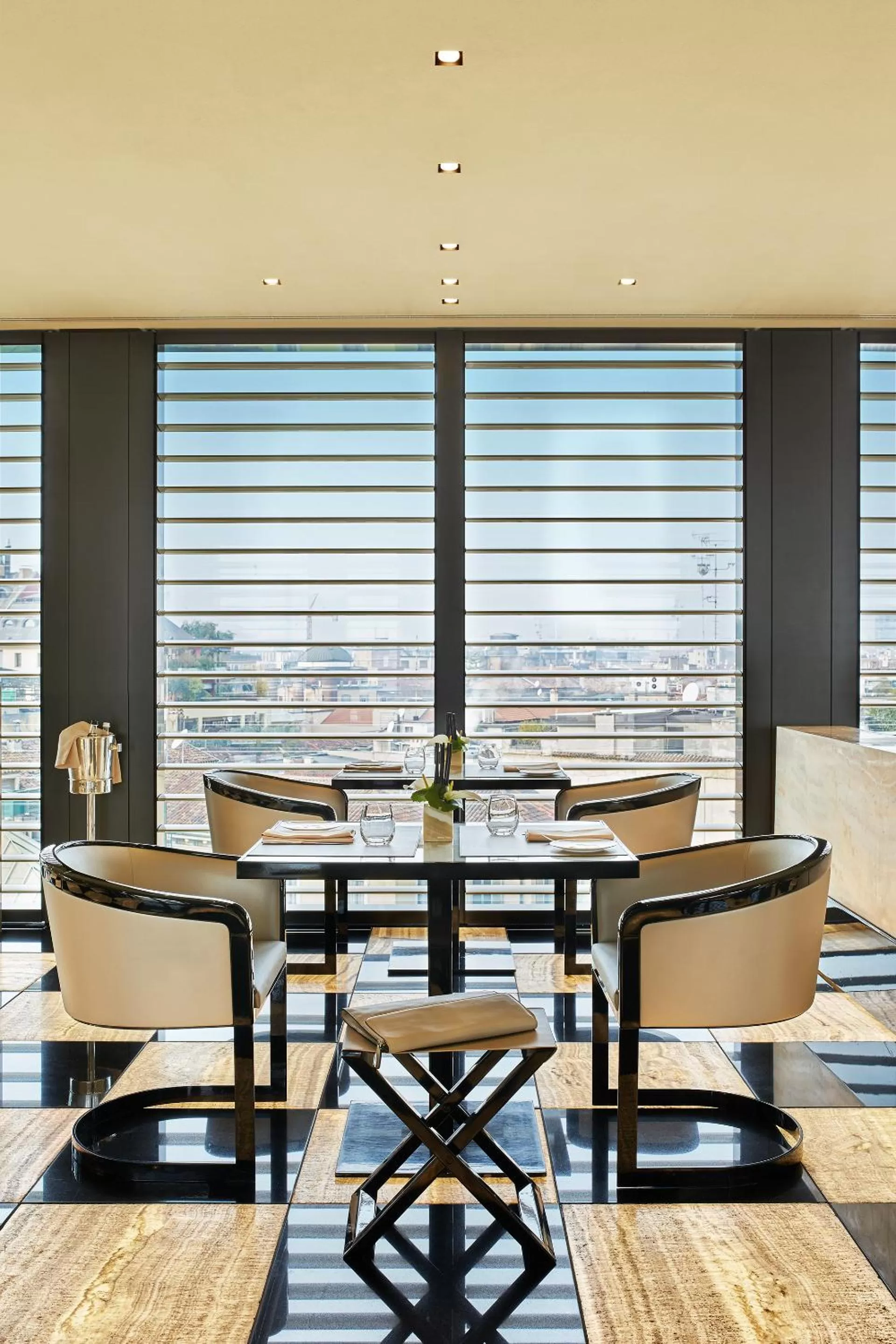 Restaurant/places to eat in Armani Hotel Milano