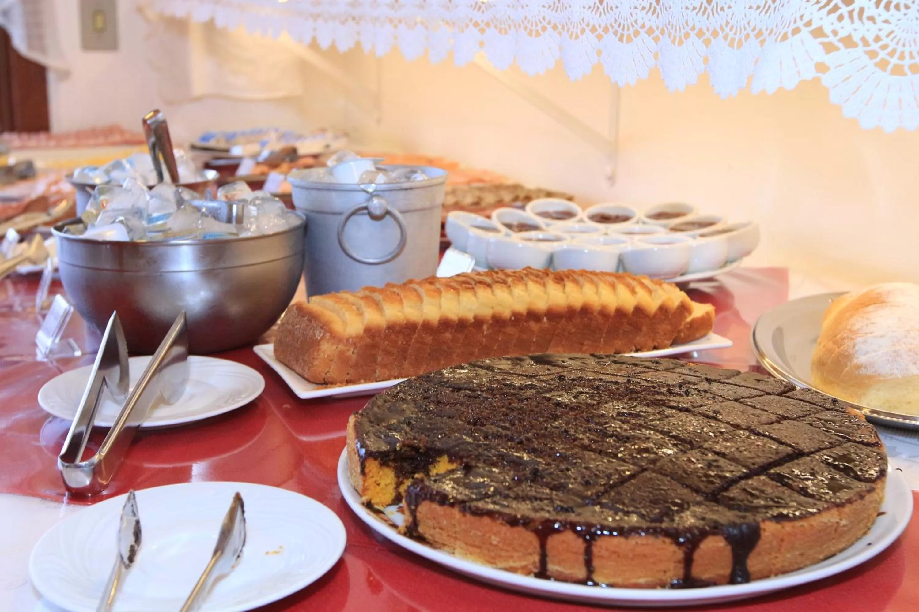 Buffet breakfast in Pousada Recanto Almeida