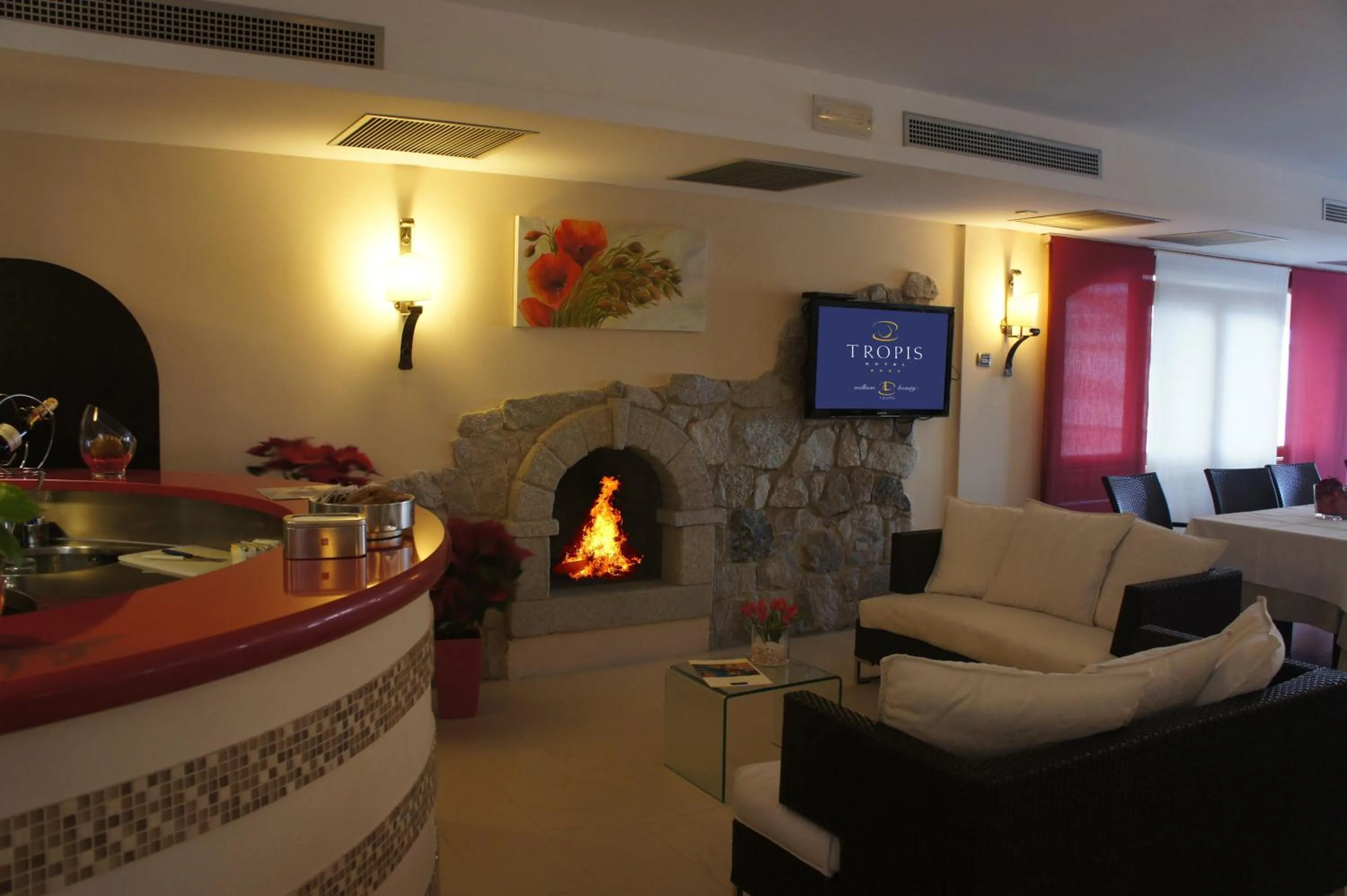 Lounge or bar in Tropis Hotel