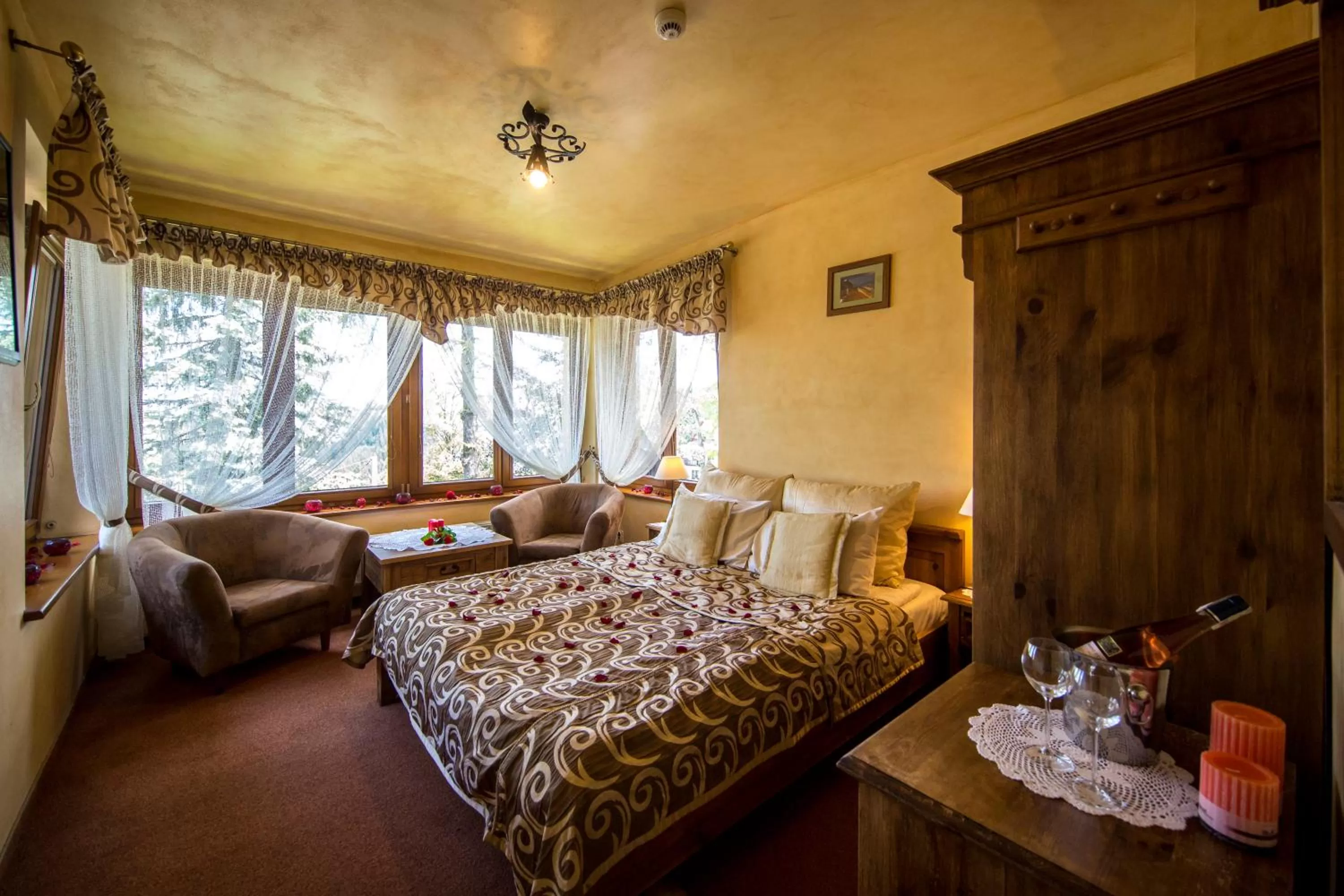 Photo of the whole room, Bed in Hotel Dwór Karolówka