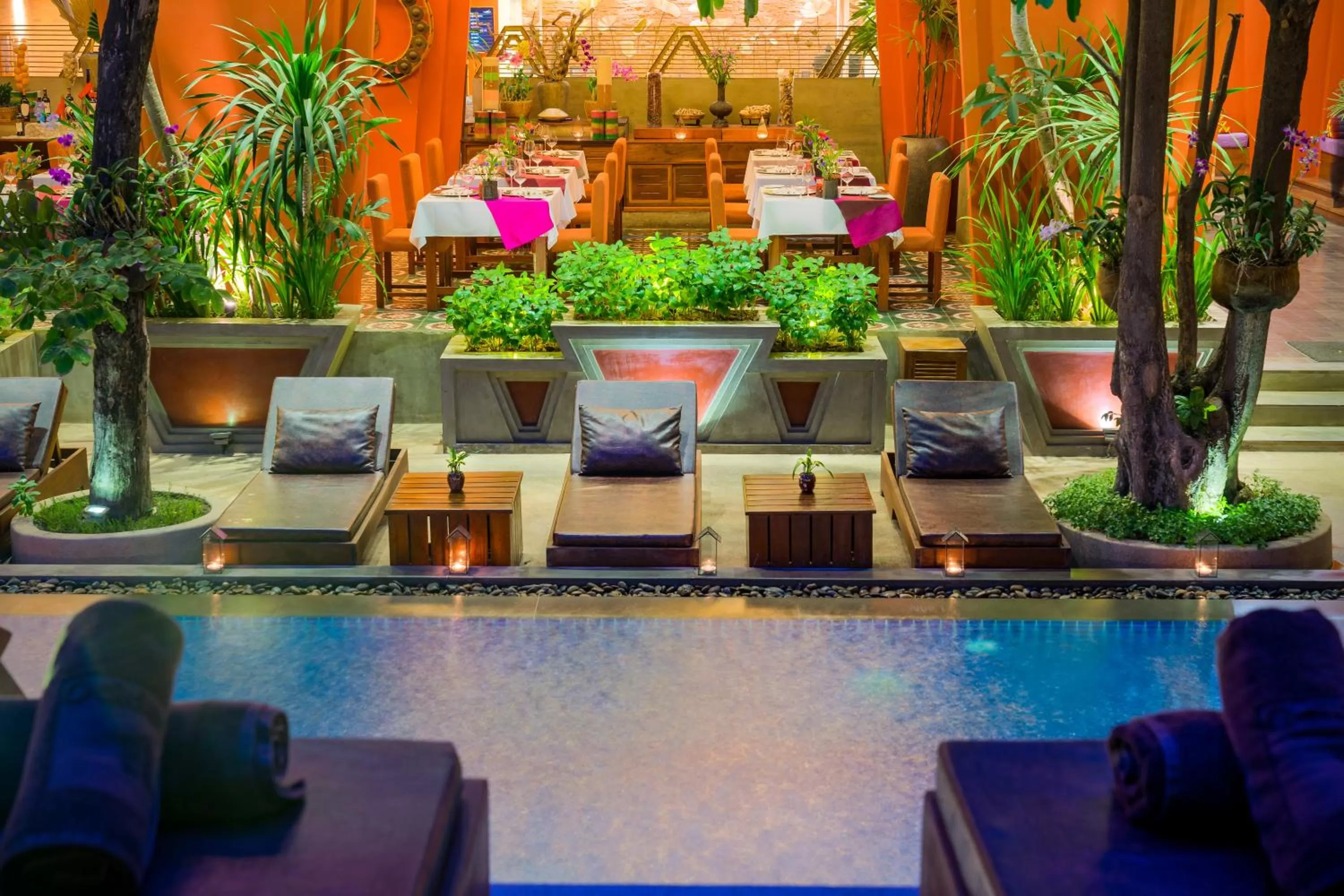 Restaurant/places to eat in Golden Temple Residence