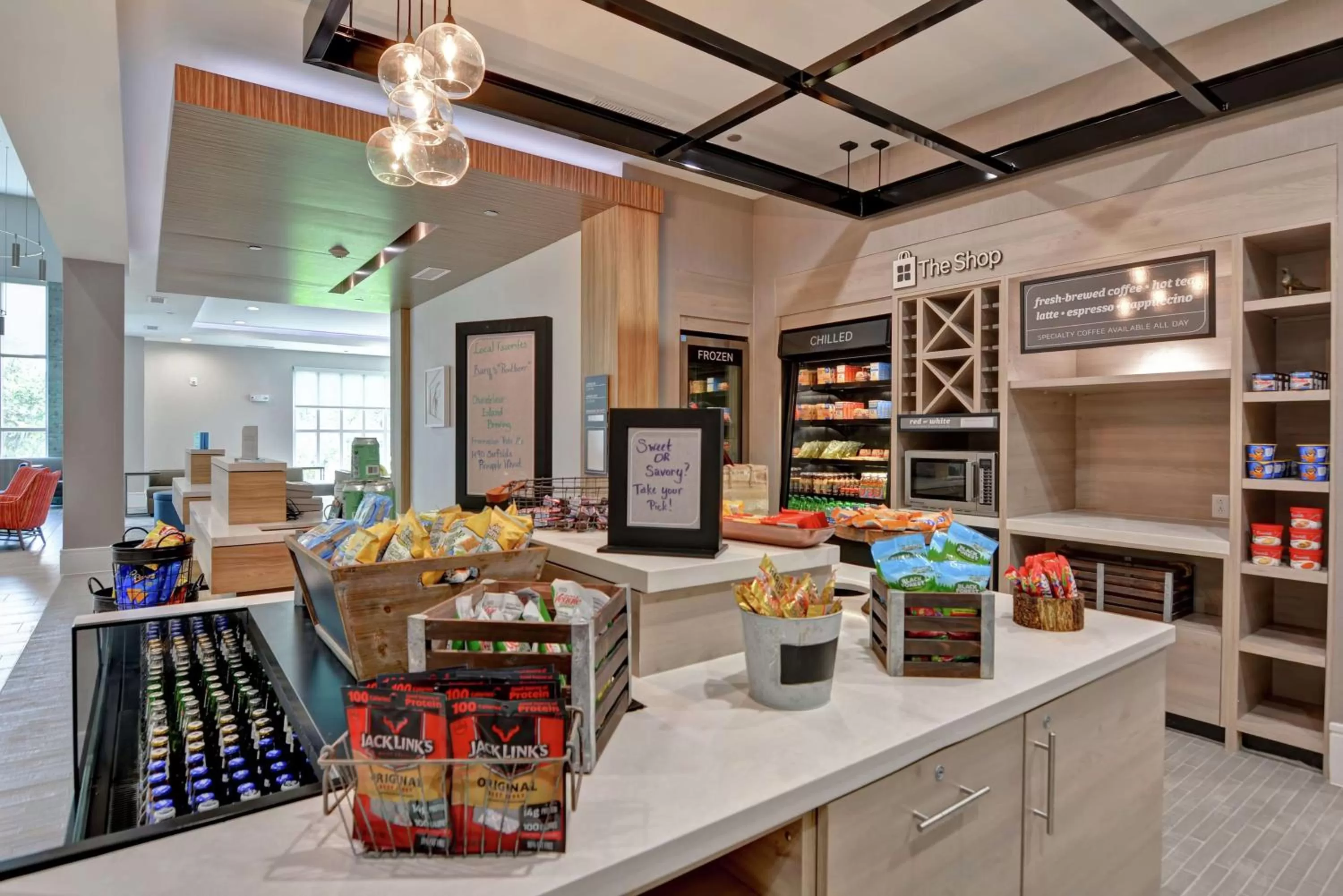 Shopping Area in Hilton Garden Inn Biloxi