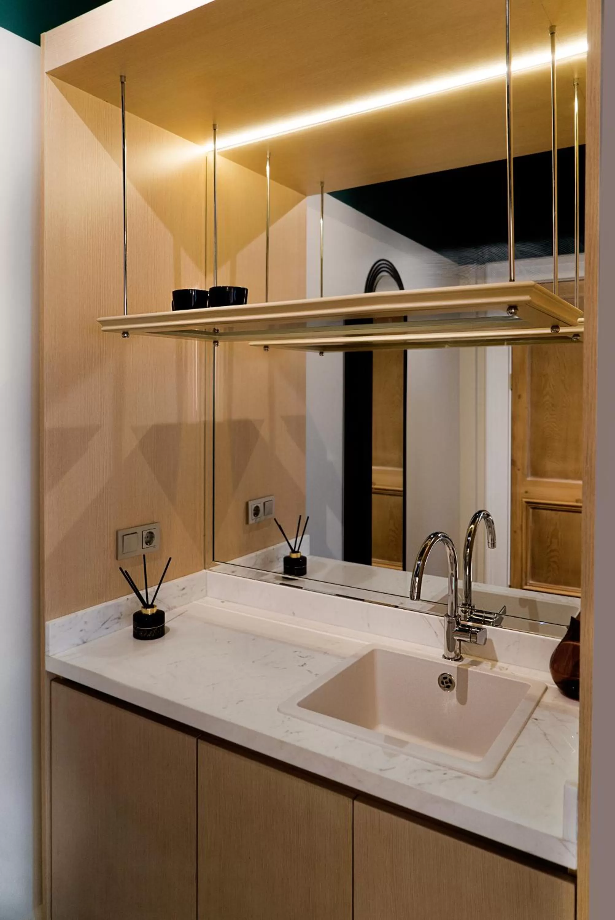 Kitchen or kitchenette, Bathroom in Magnova Vitality Boutique Hotel