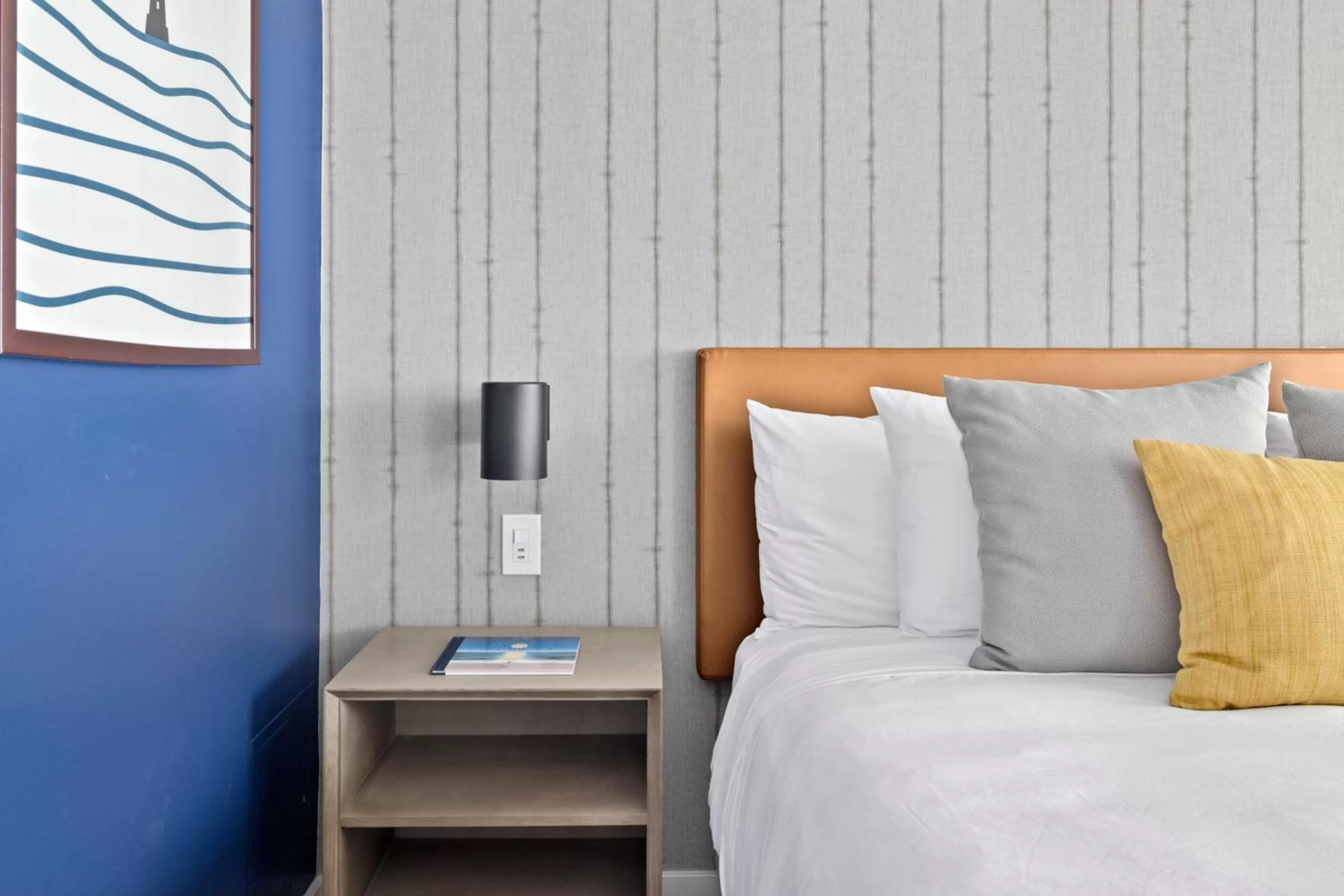 Bed in Sea Harbor Hotel - San Diego