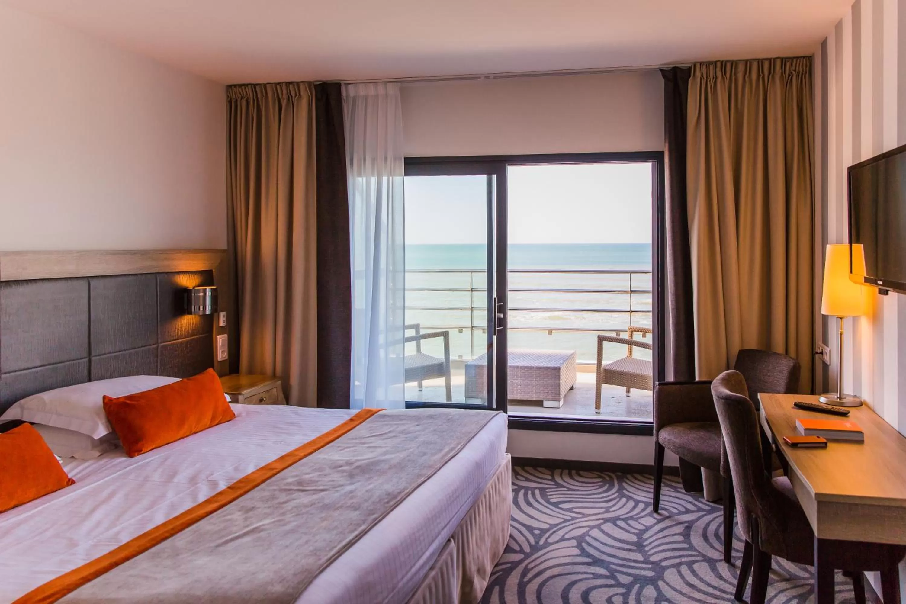 Bed in Atlantic Hôtel & Spa