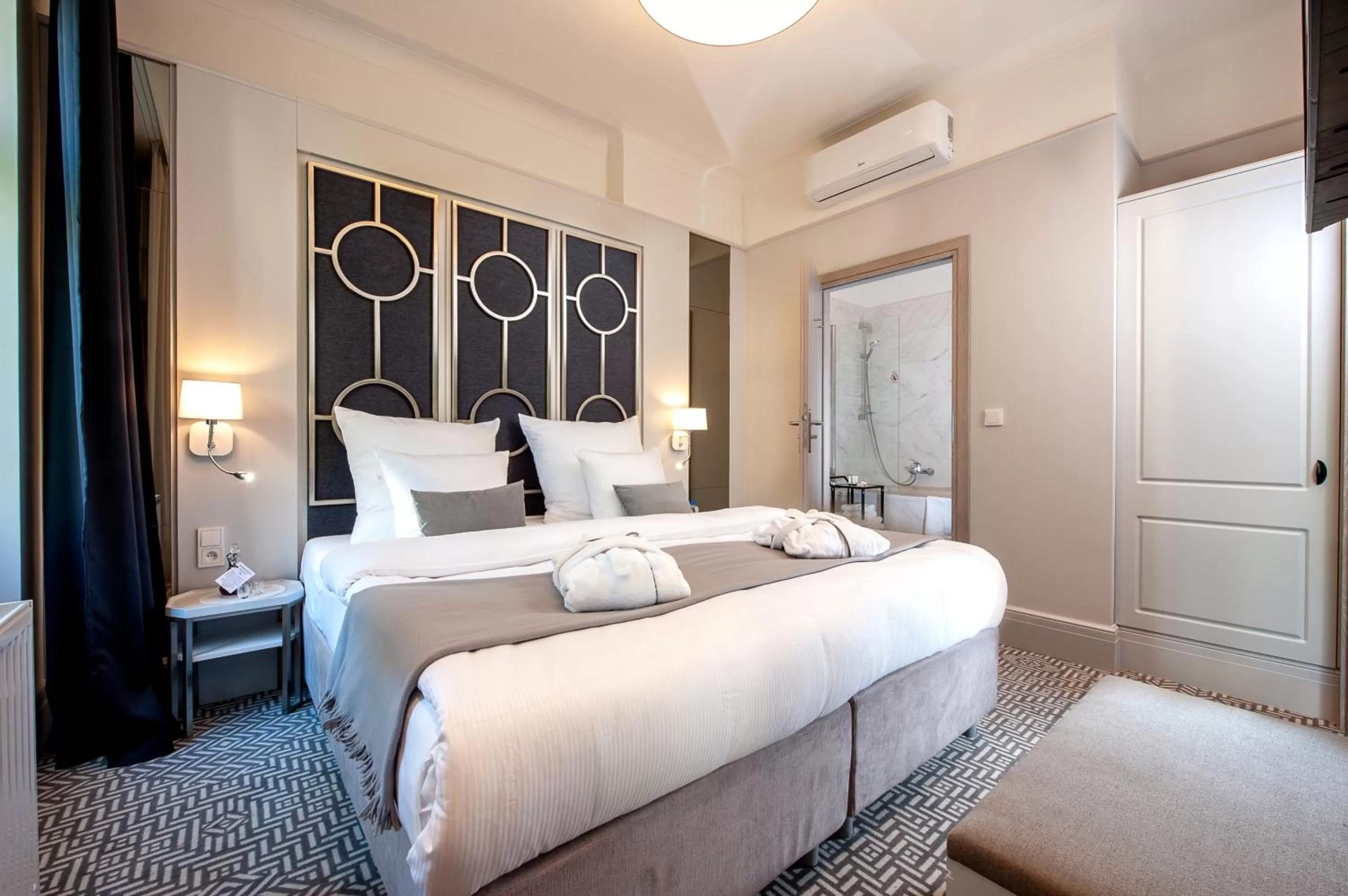 Bed in Amber Design Residence