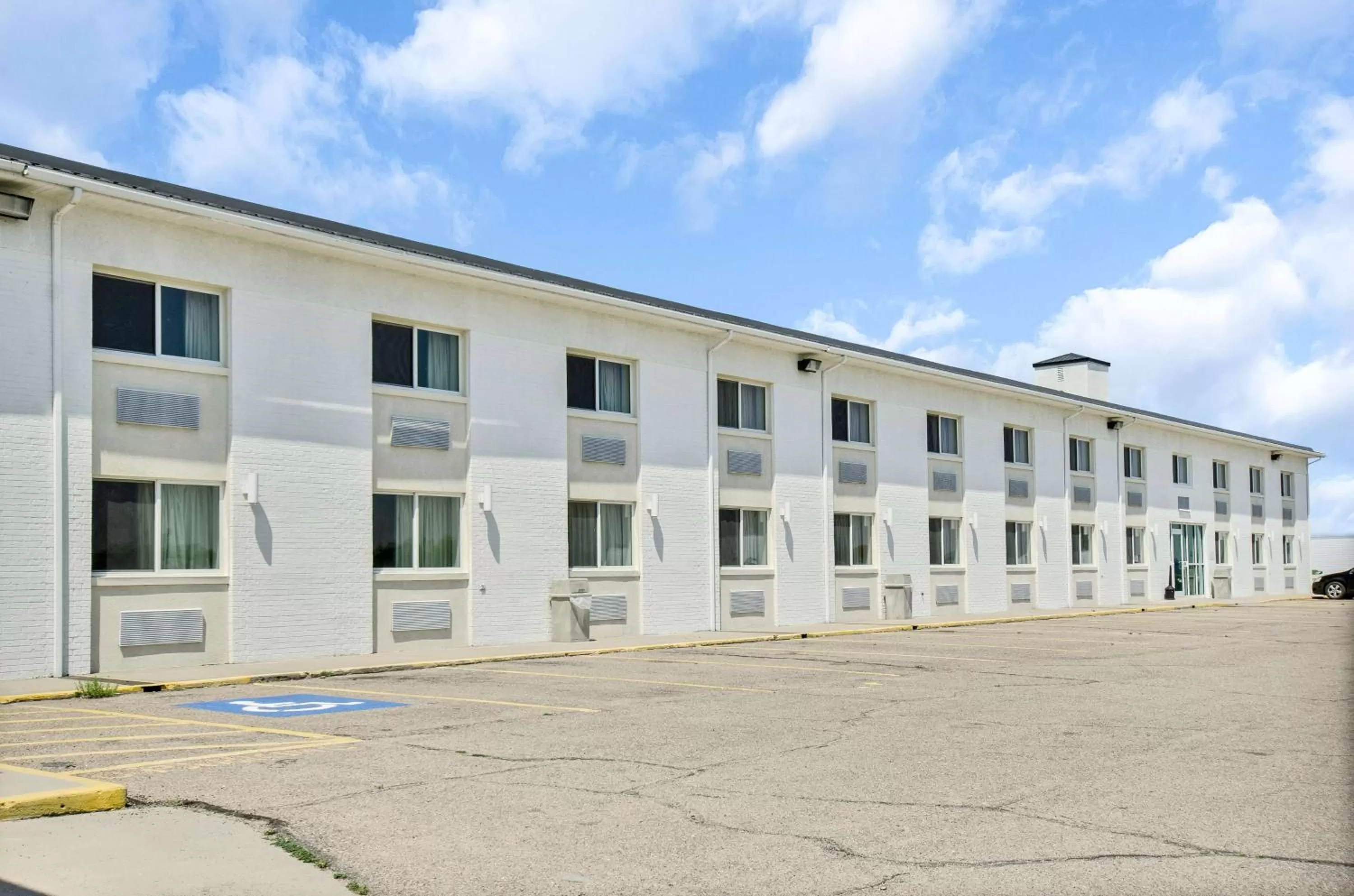 Property building in Motel 6-Big Springs, NE