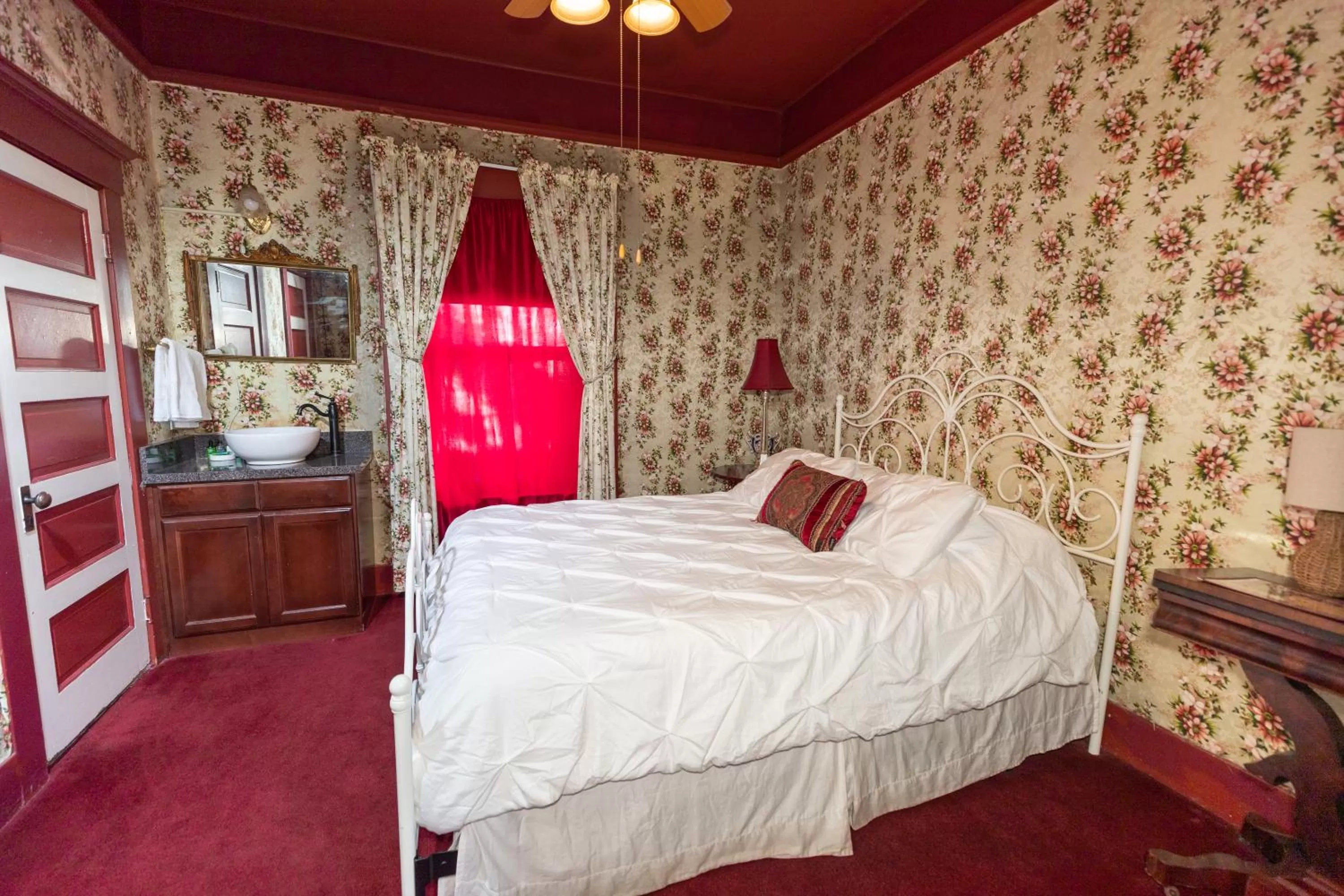 Bed in Bisbee Grand Hotel