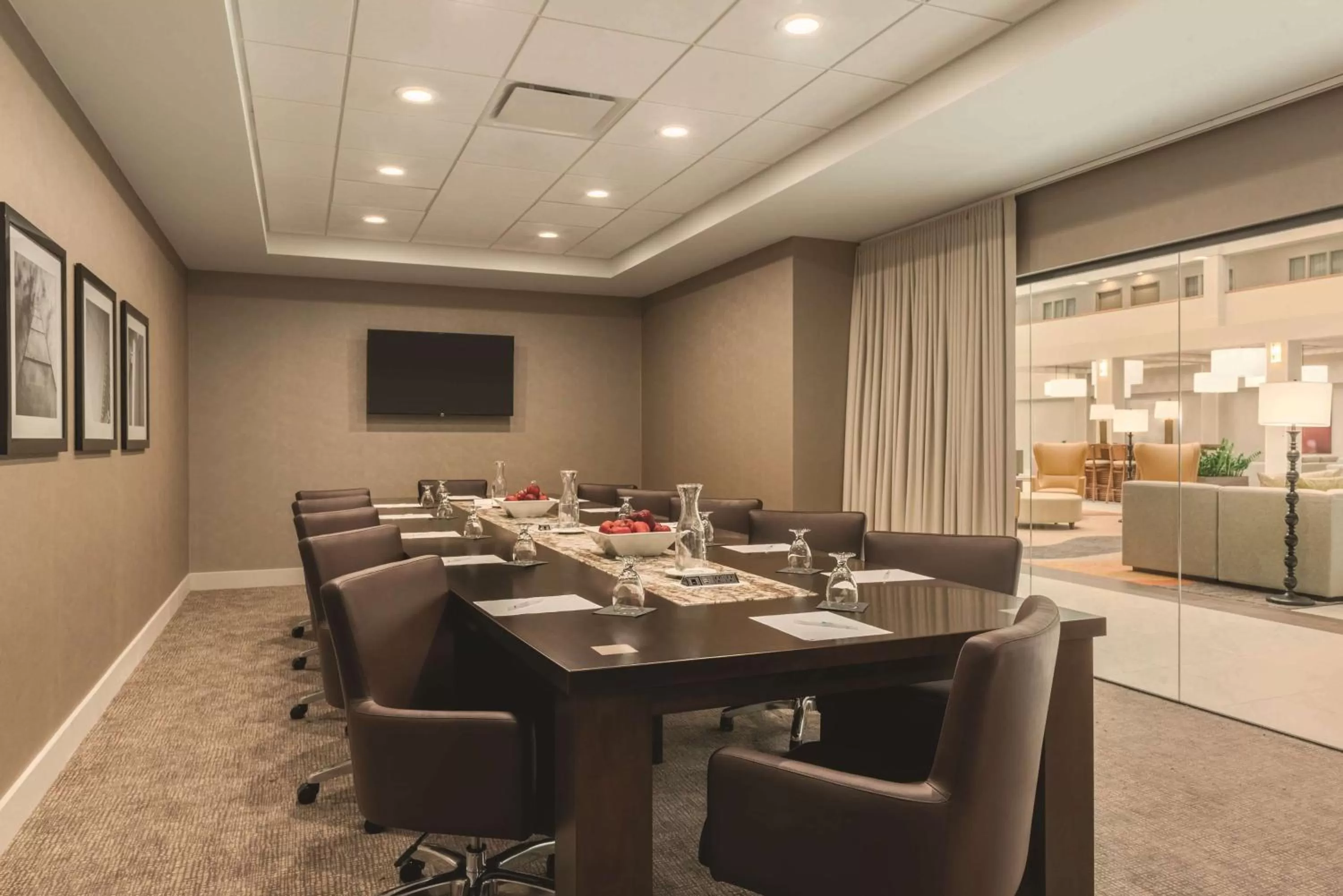 Meeting/conference room in Embassy Suites by Hilton Milwaukee Brookfield