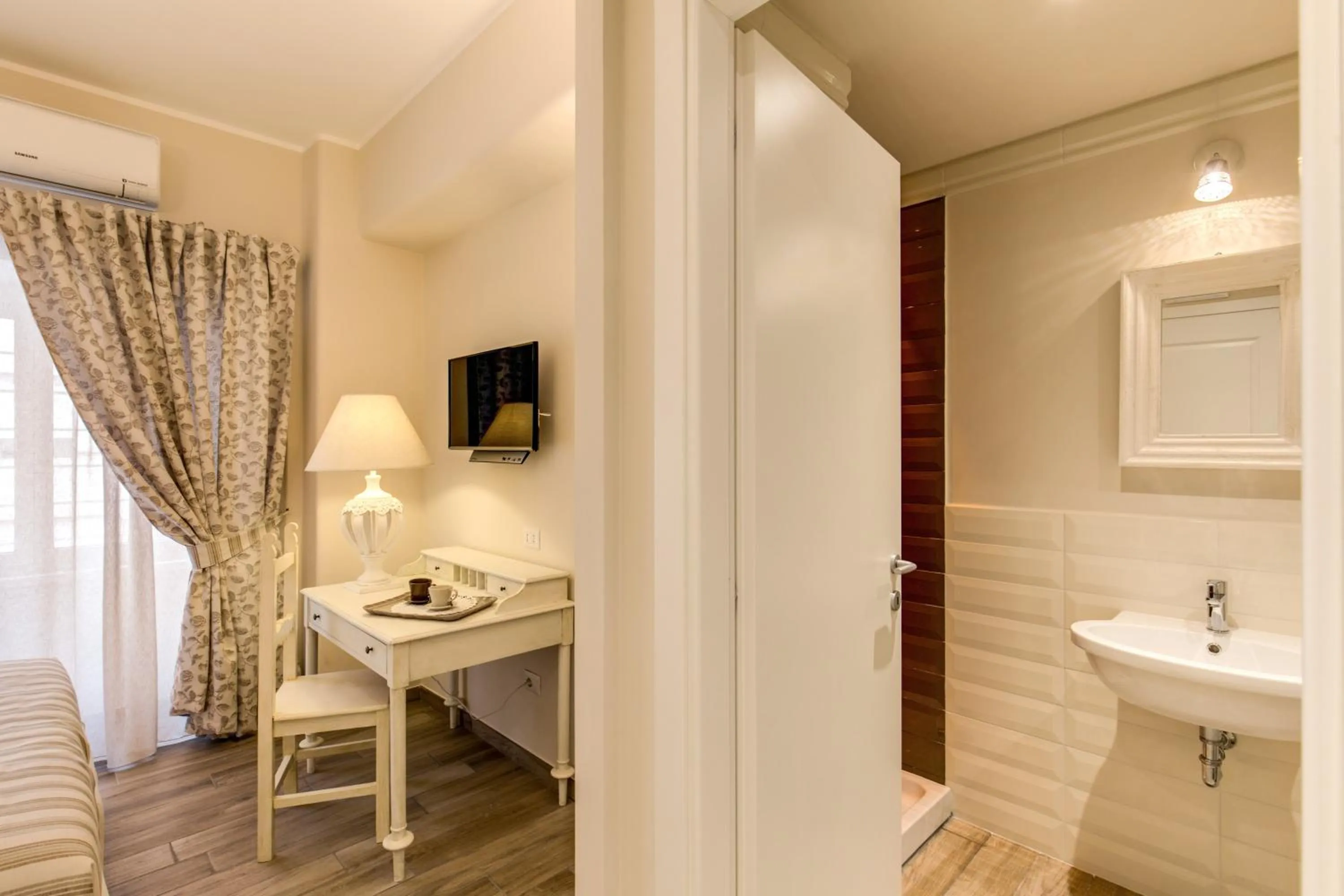 Bathroom in Casa Tua Vaticano Guest House