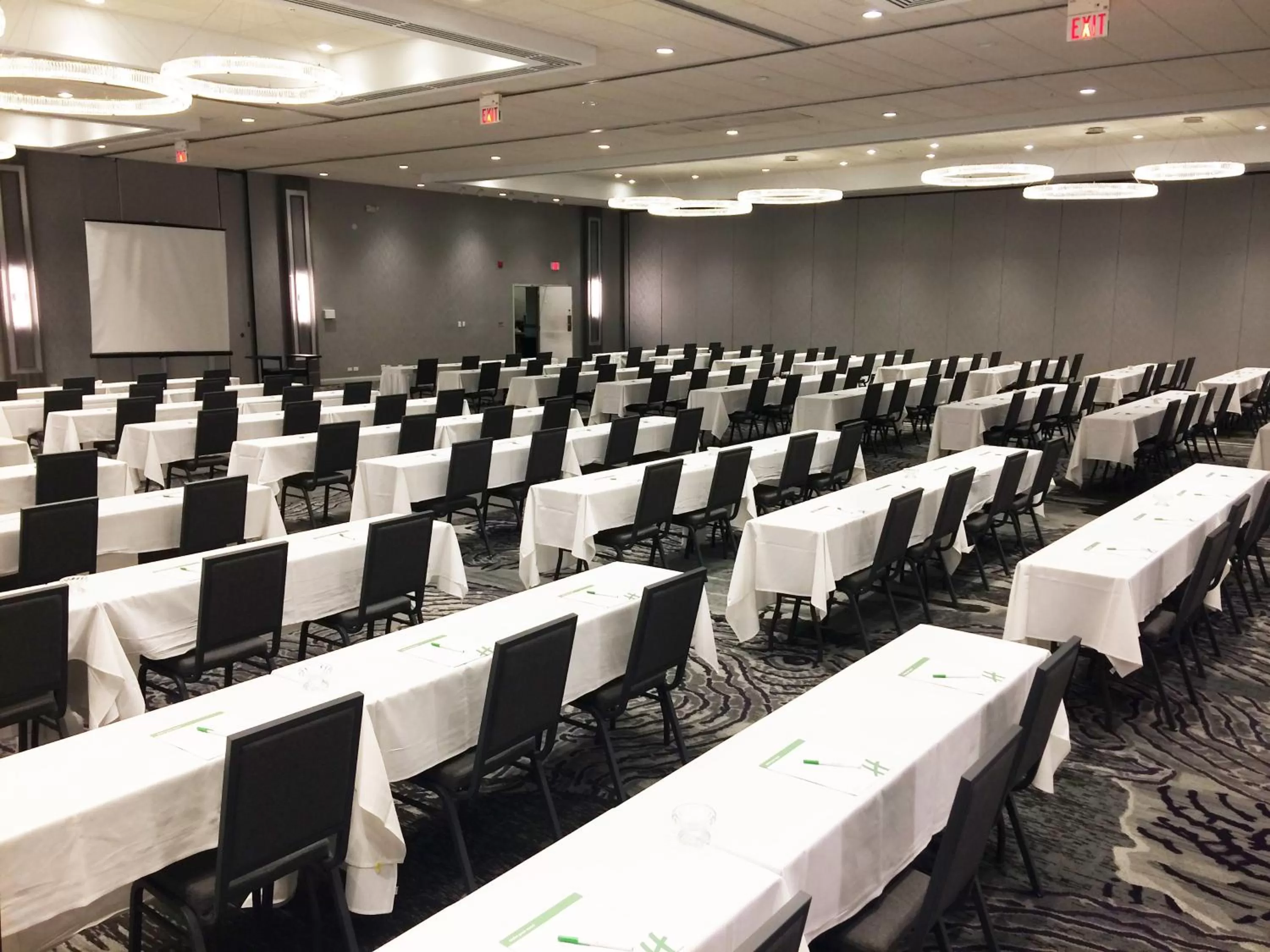 Meeting/conference room in Holiday Inn Chicago Nw Crystal Lk Conv Ctr by IHG