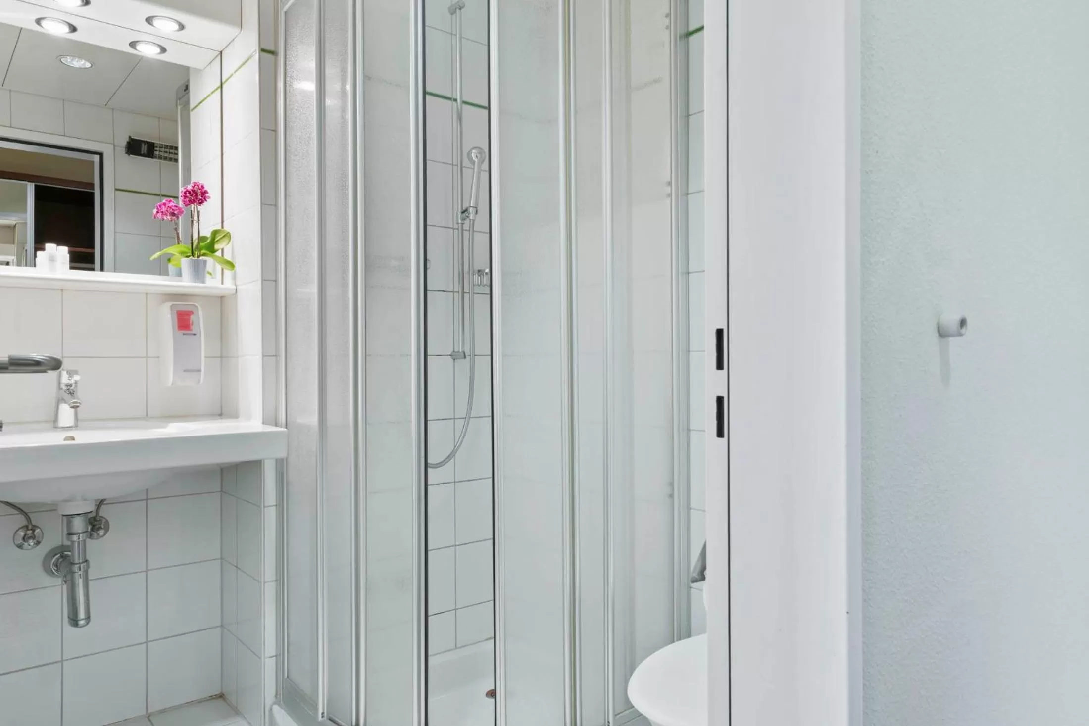 Bathroom in Hotel Conti Dietikon