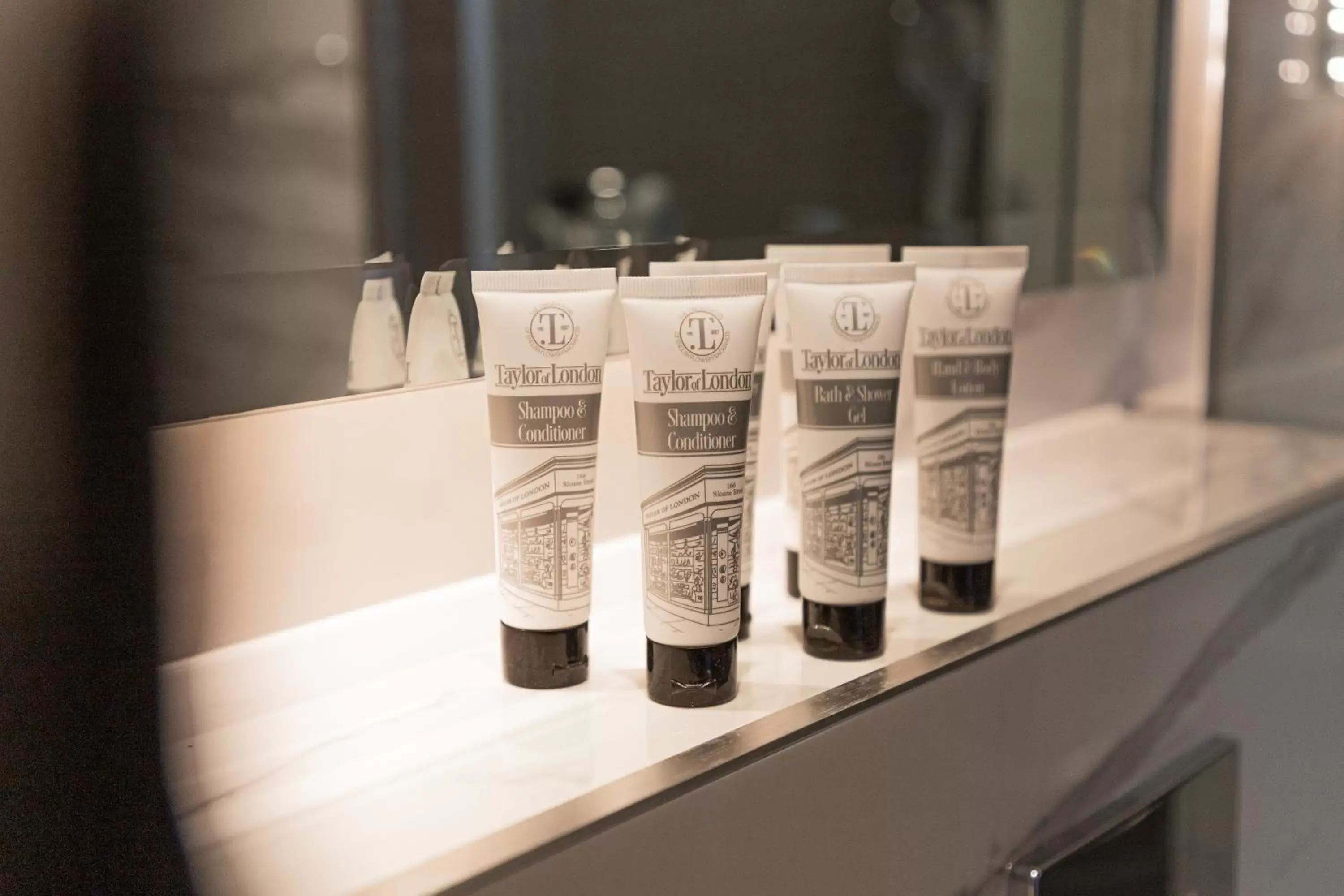 Deluxe Double Room with Extra Bed in Merit Kensington Hotel Deluxe Double Room with Extra Bed in Merit Kensington Hotel