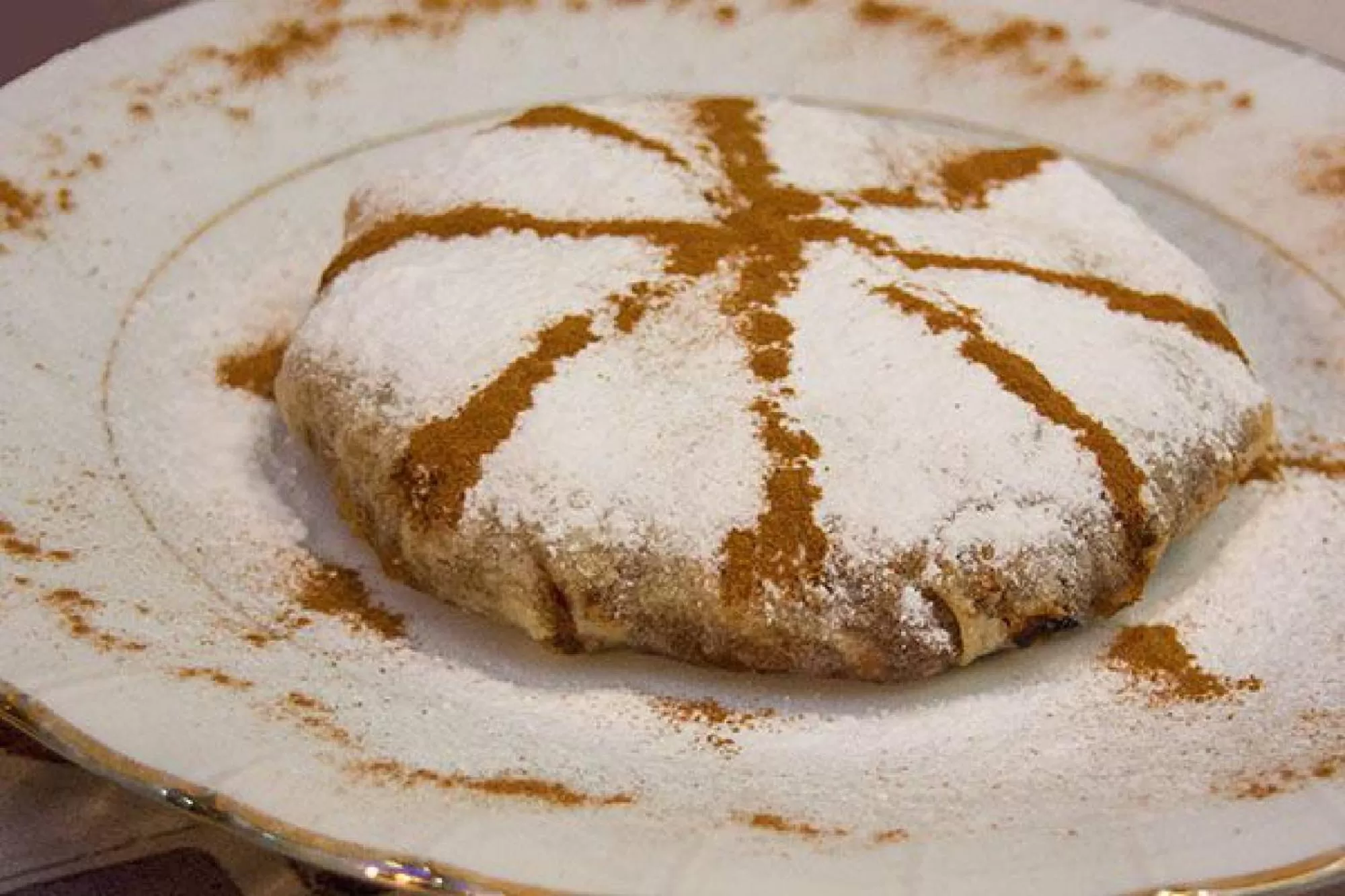 Restaurant/places to eat in Riad Taj Salma