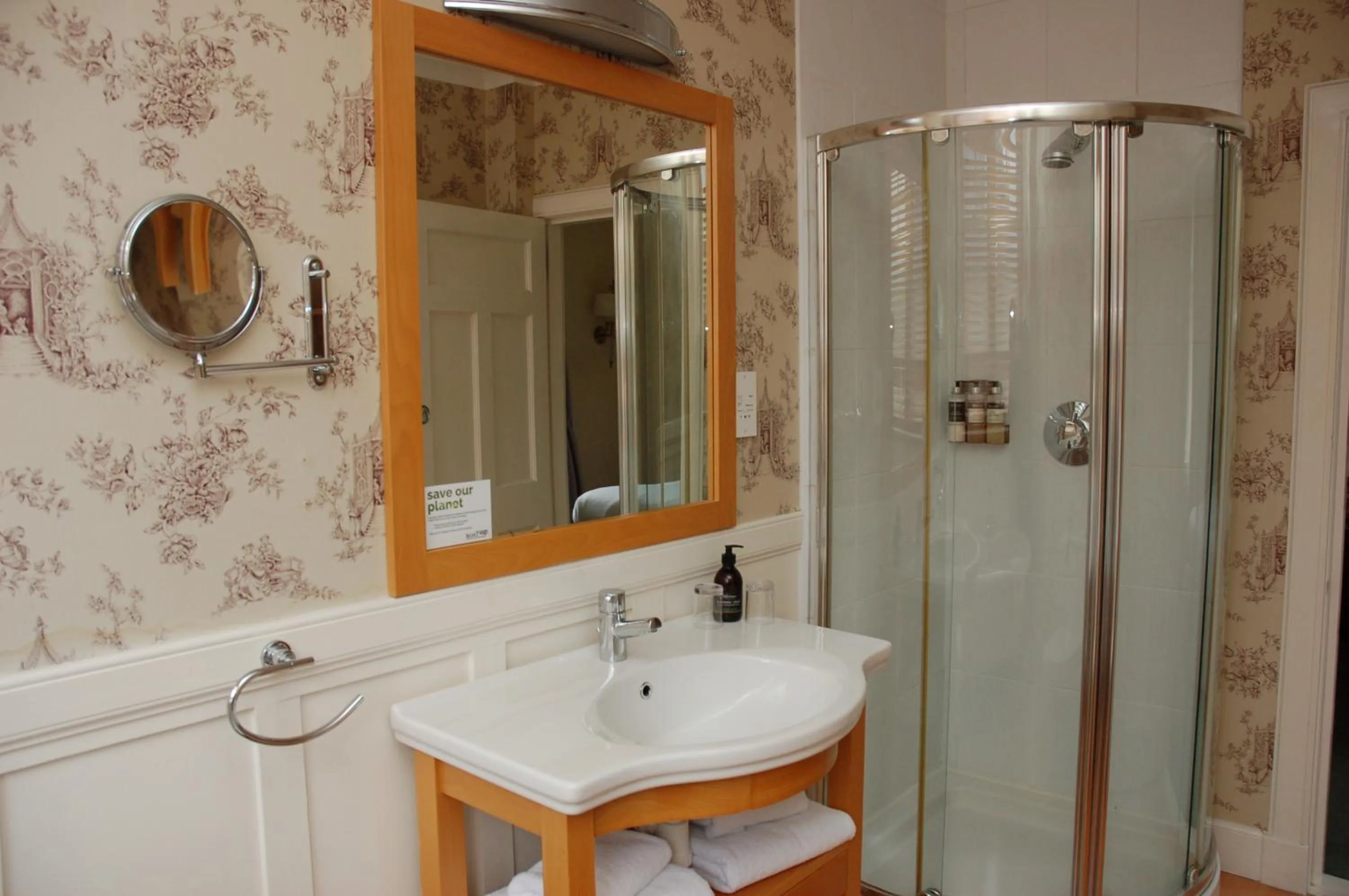 Bathroom in Boat Country Inn and Restaurant