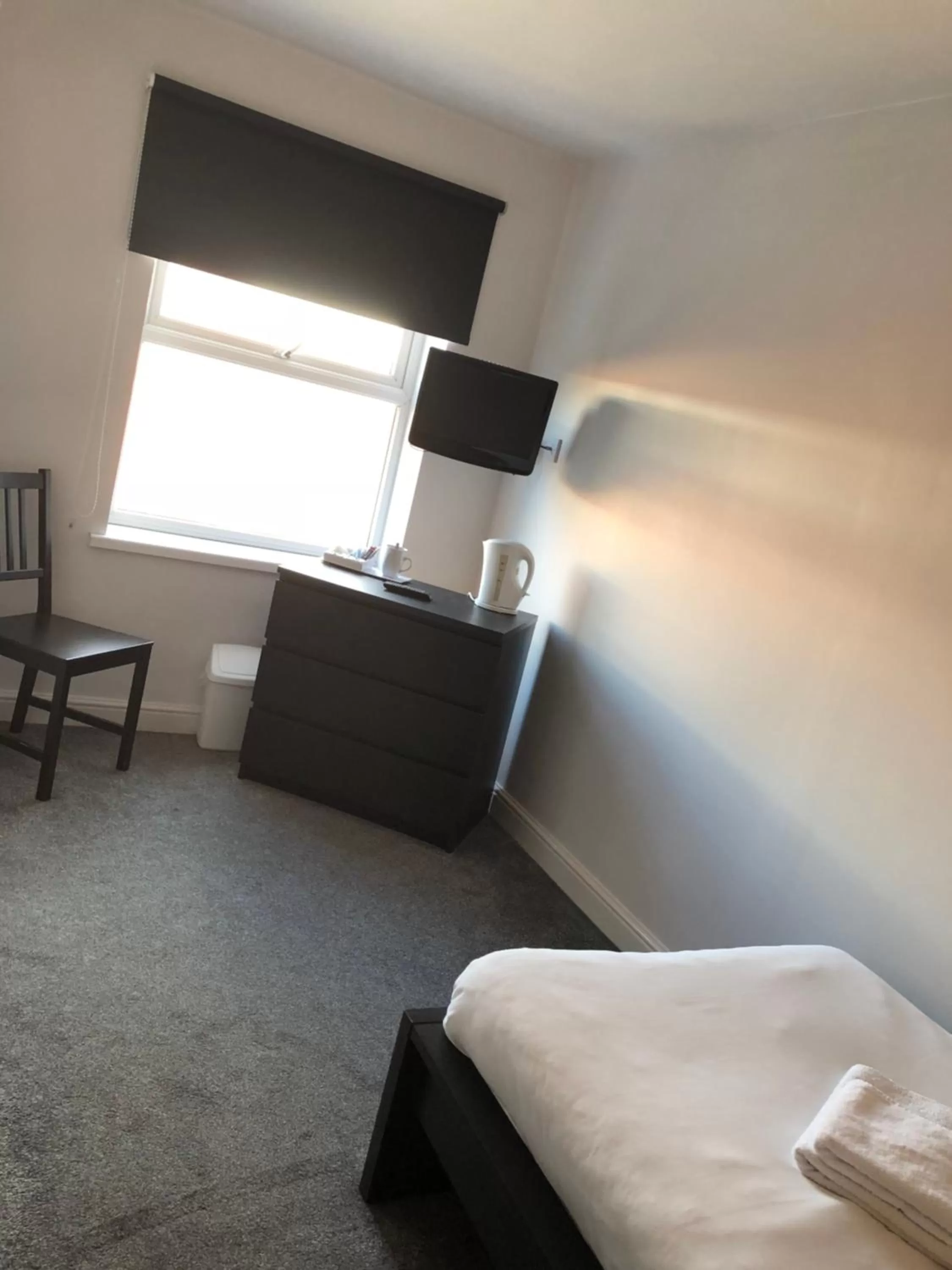 TV and multimedia, Bed in The Embassy Hotel