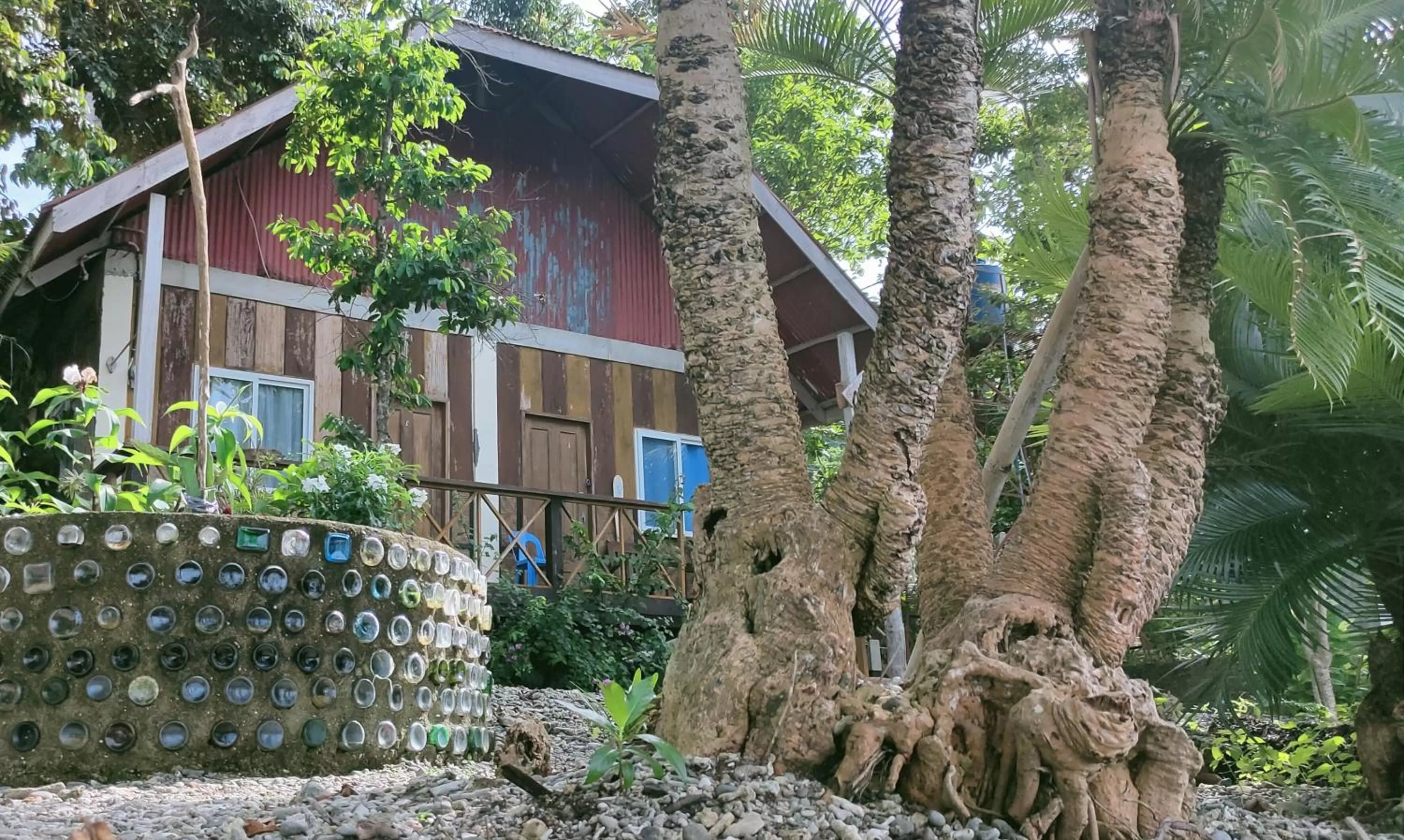 Property building in Paseo Del Mar Seaside Inn